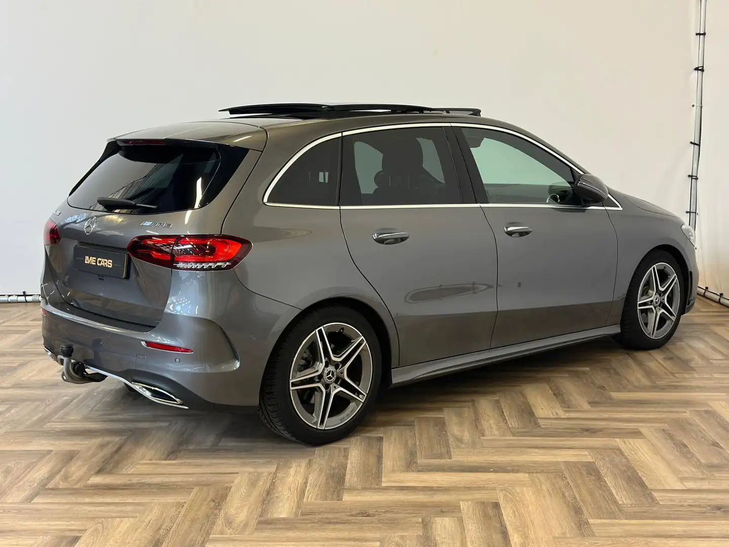 Mercedes-Benz B 200 Business Solution AMG|NAP|PANO|DEALER ONDERHOUDEN Grijs - 2