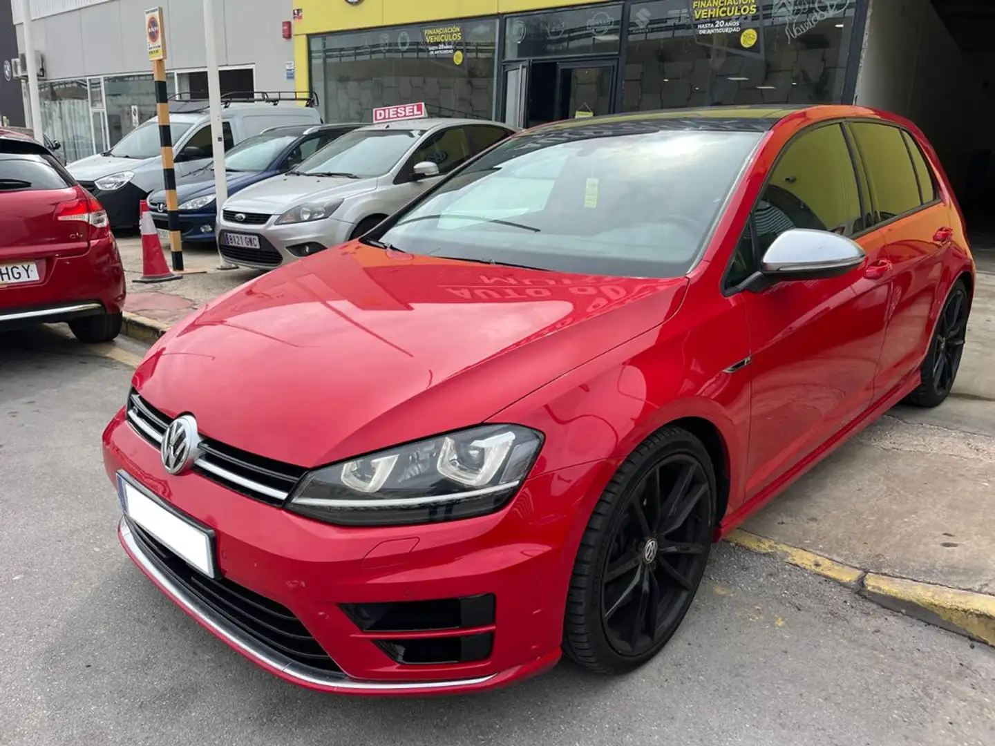 Volkswagen Golf R 2.0 TSI 300CV BMT 4Motion DSG Rojo - 1