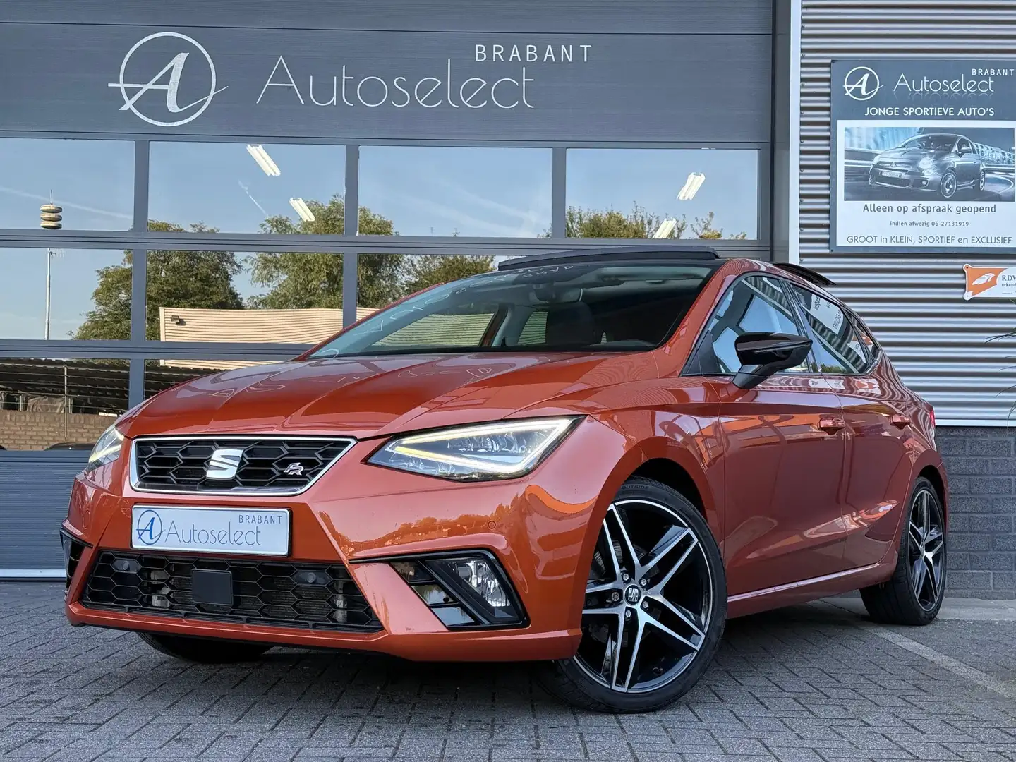 SEAT Ibiza 1.5 TSI EVO FR Pano Camera Navi Orange - 1