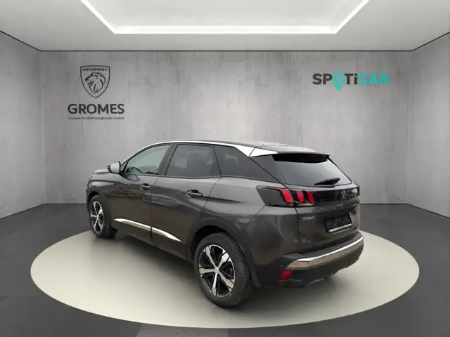 Peugeot 3008 view 5