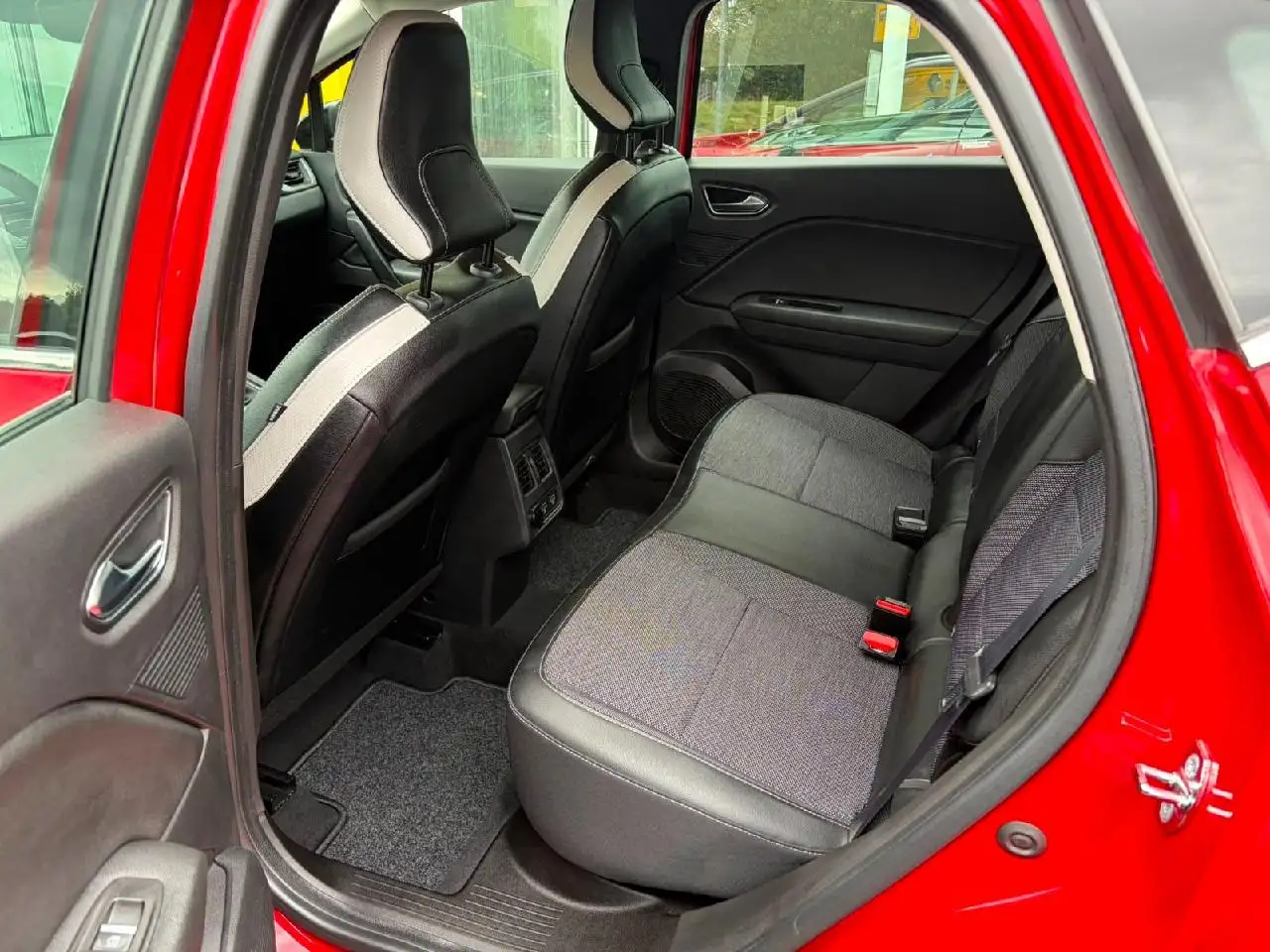 Renault Captur Intens, миниатюра 9