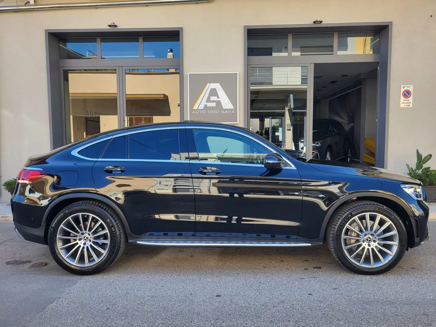 Mercedes-Benz GLC 220 Cdi Amg Coupe'+Tetto+Cerchi 20+Luci Ambiente.. Nero - 1