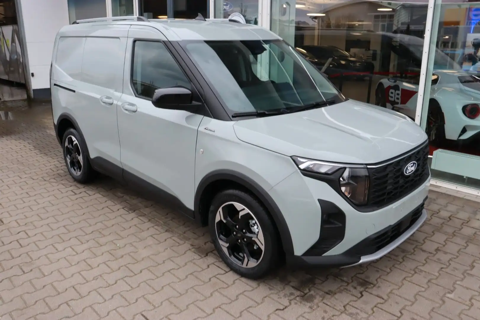 Ford Transit Courier Active 1.0 EcoB. 1,99% FIN* Blanc - 2