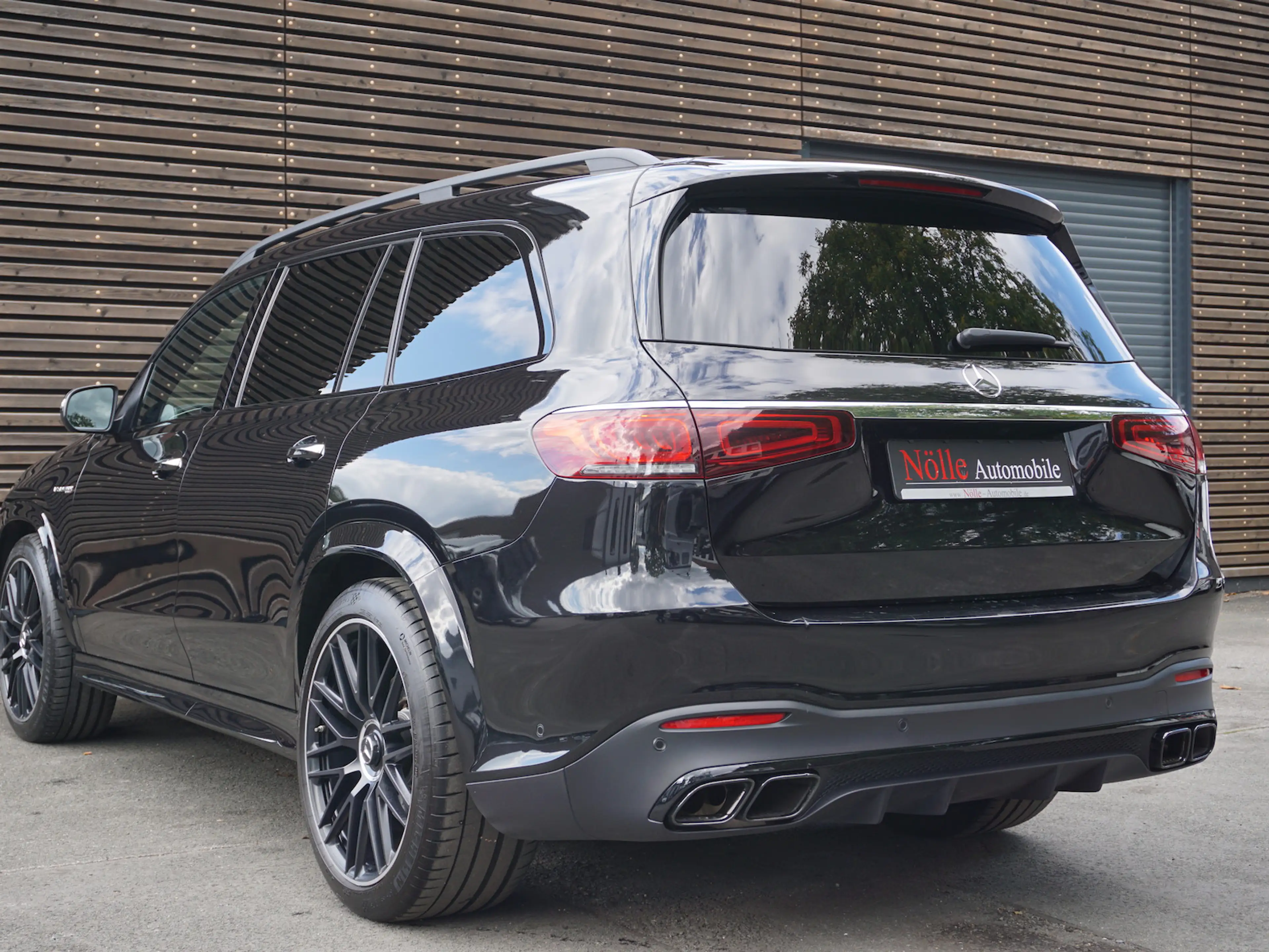 Mercedes-Benz GLS 63 AMG 4M+ Carbon Driver´s Pano Exklusiv 23´ — photo 5