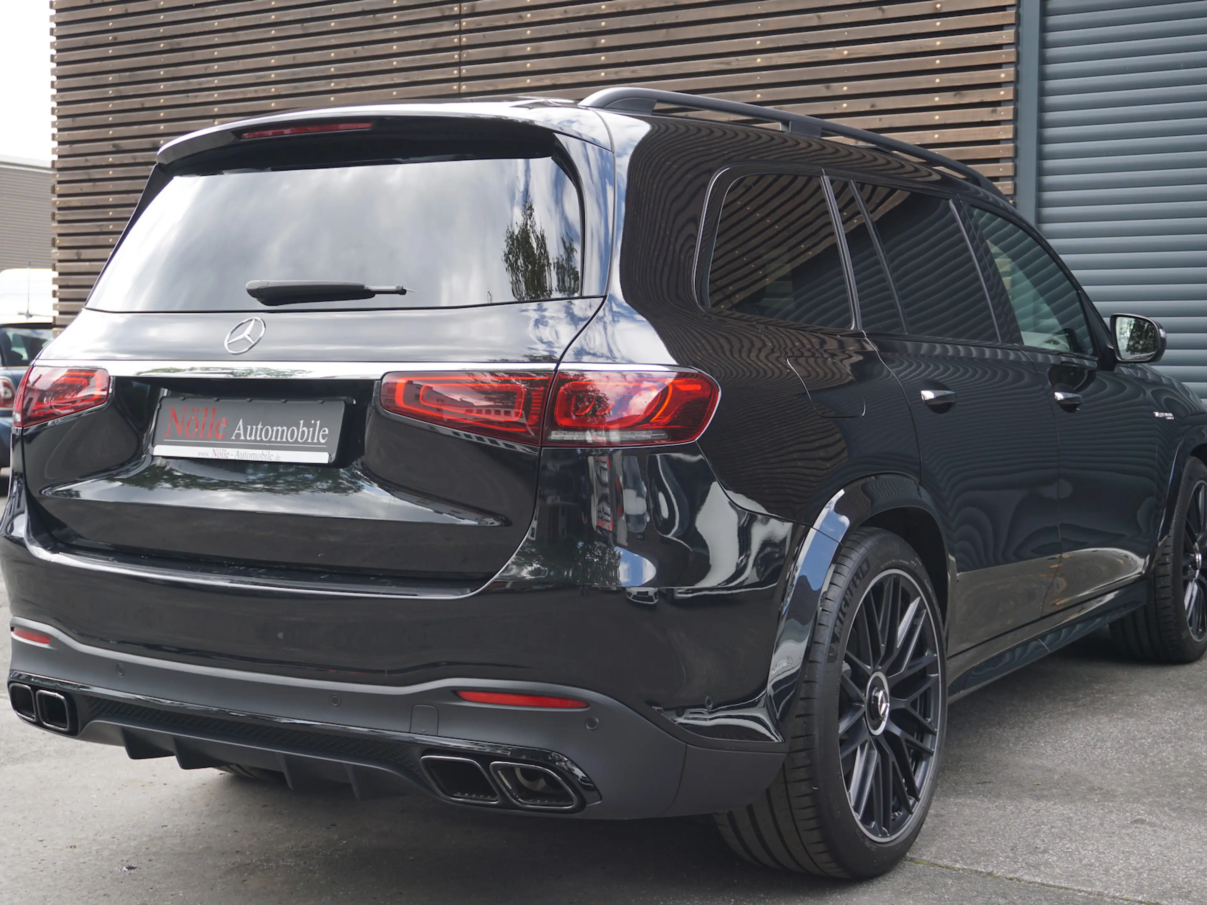 Mercedes-Benz GLS 63 AMG 4M+ Carbon Driver´s Pano Exklusiv 23´ — photo 7
