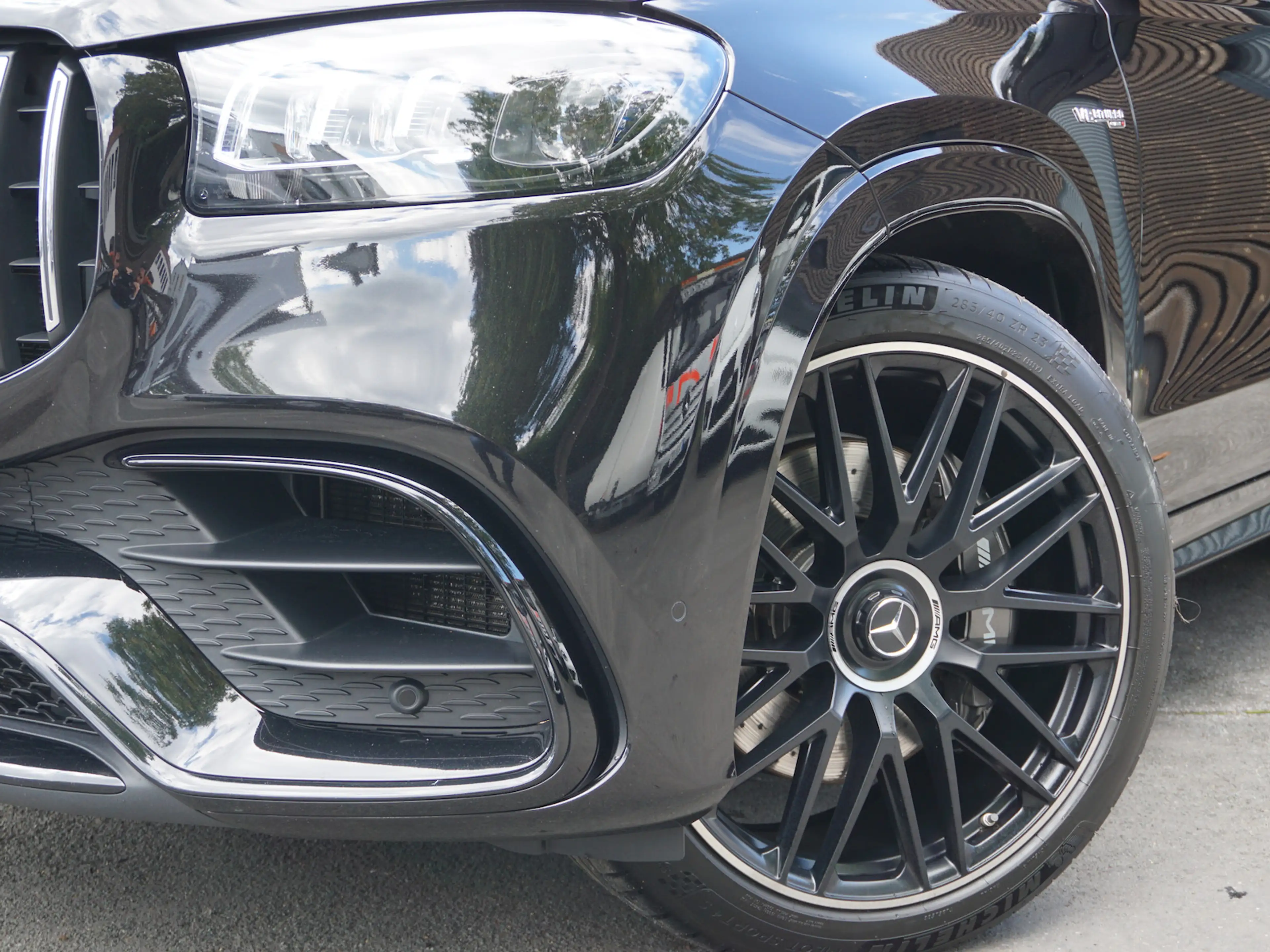 Mercedes-Benz GLS 63 AMG 4M+ Carbon Driver´s Pano Exklusiv 23´ — photo 2