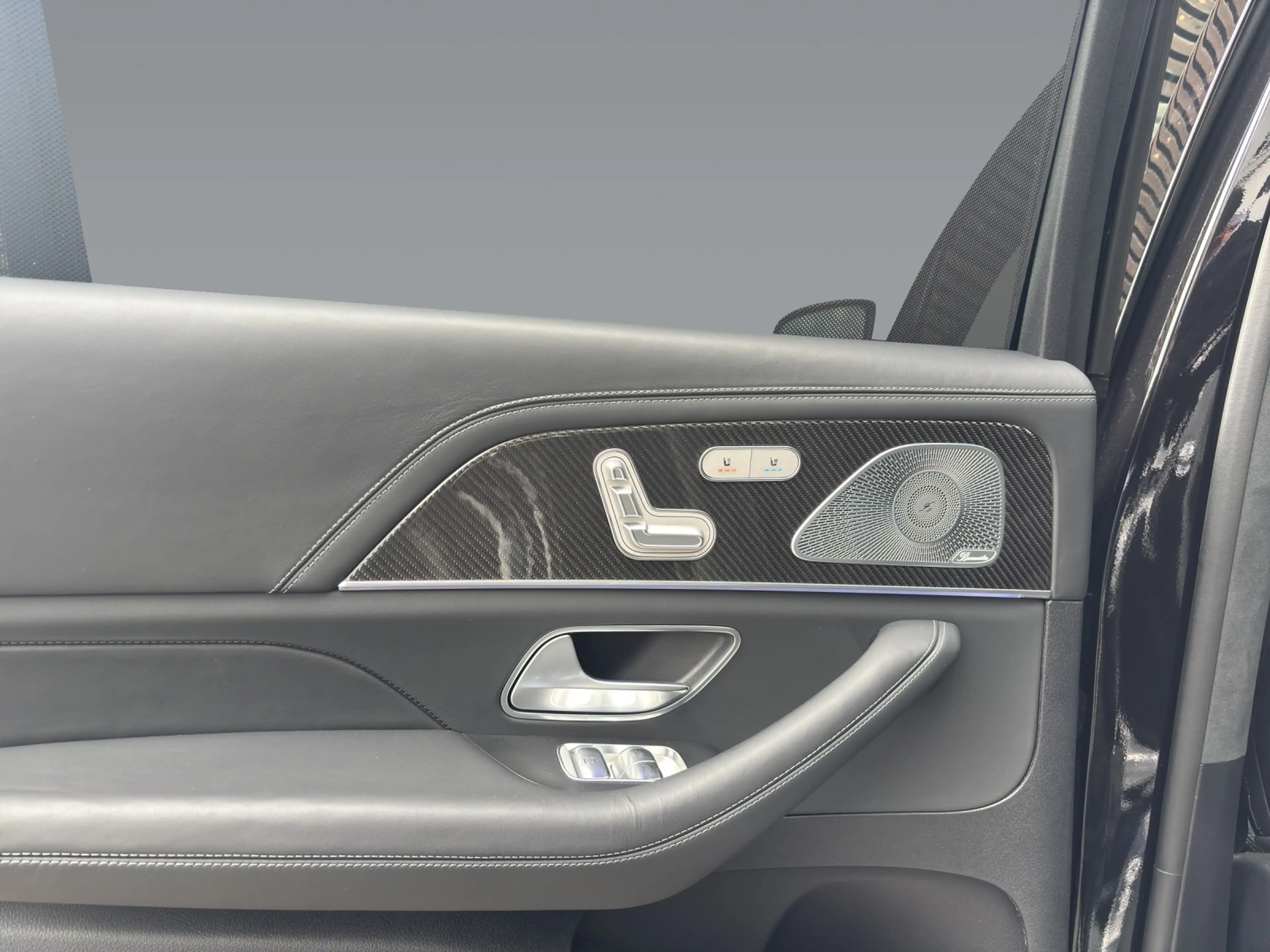 Mercedes-Benz GLS 63 AMG 4M+ Carbon Driver´s Pano Exklusiv 23´ — photo 12