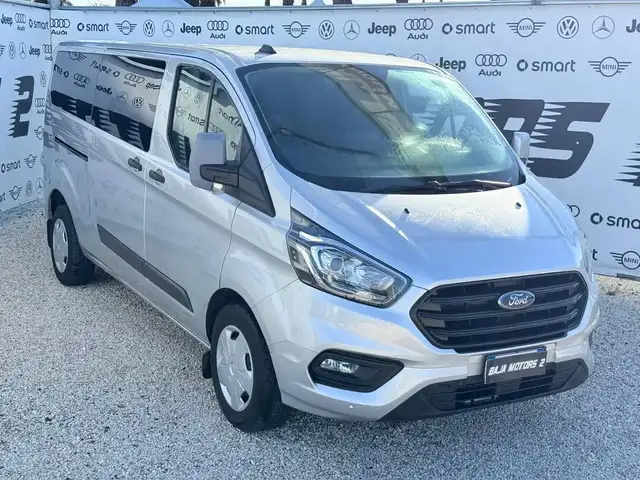 Ford Transit Custom in vendita da Baja Motors 2