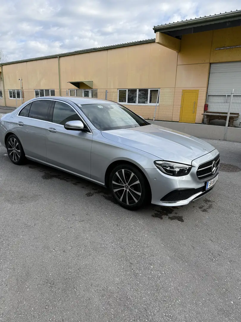 Mercedes-Benz E 220 d Aut. - 1