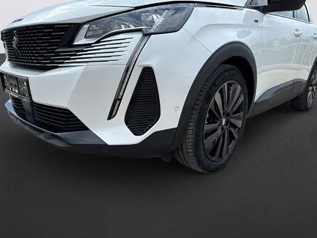 Peugeot 3008 view 11