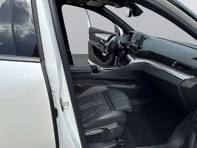 Peugeot 3008 view 13