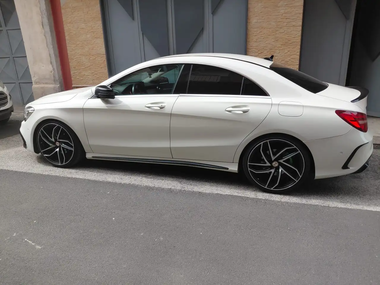 Mercedes-Benz CLA 200
