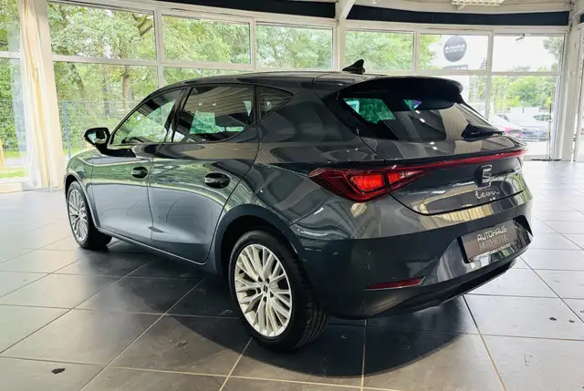 Seat Leon Leon view 4