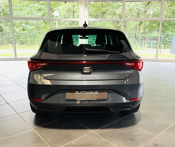 Seat Leon Leon view 5