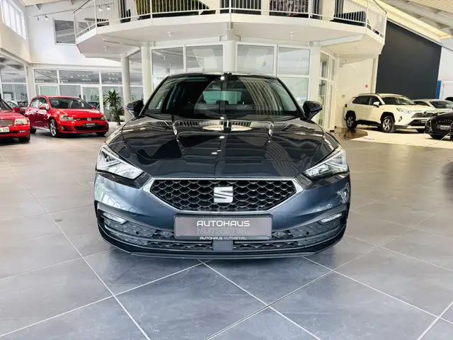 Seat Leon Leon view 2