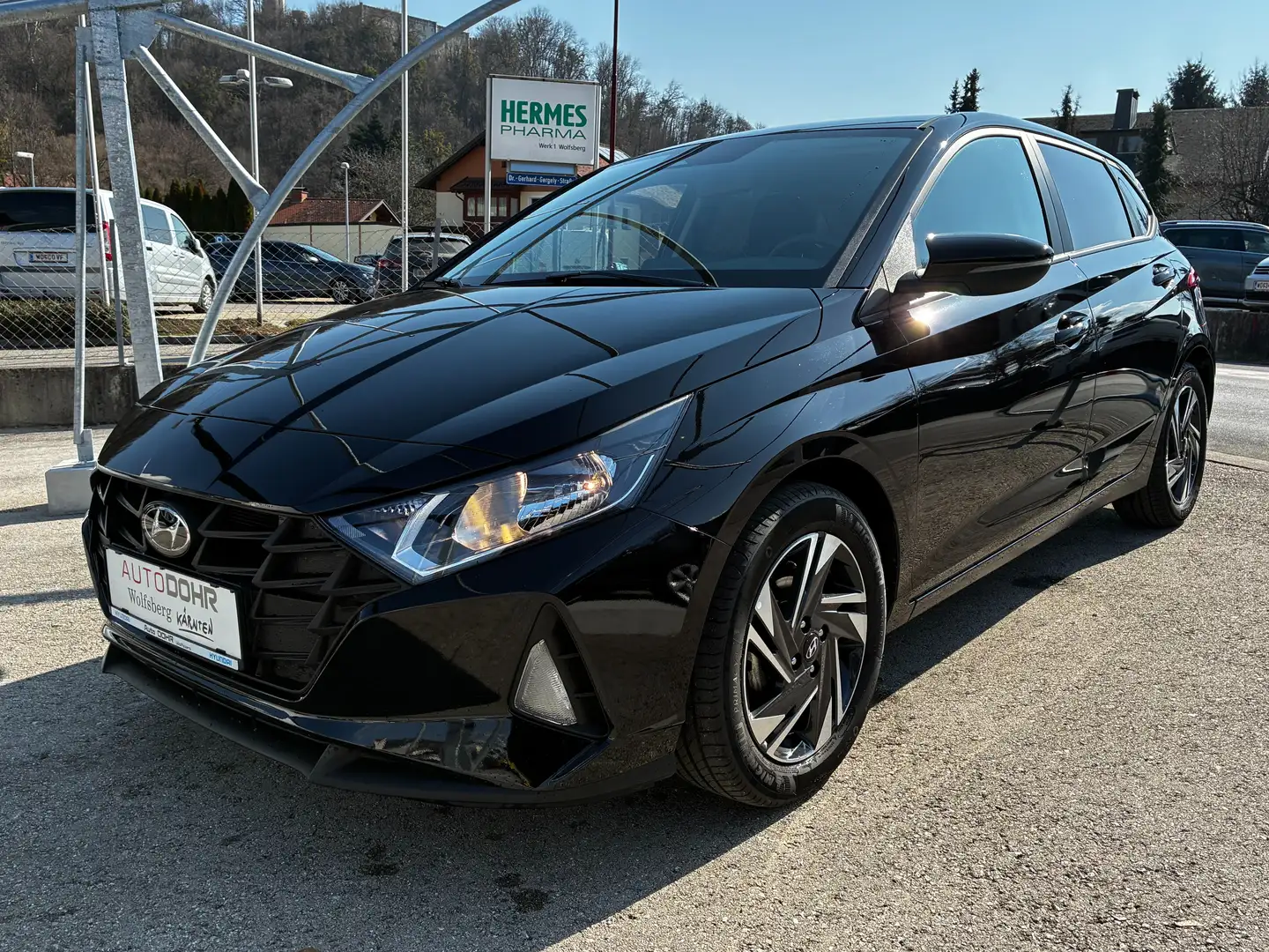 Hyundai i20 i-Line Plus 1,2 MPi Schwarz - 2