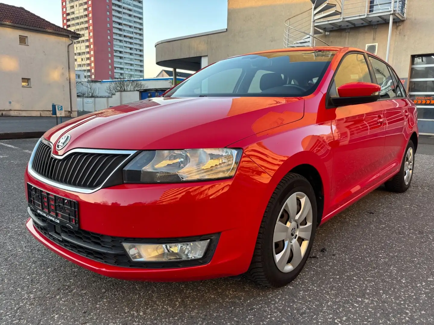 Skoda Rapid/Spaceback 1.2 TSI Cool Ed Red&Grey Navi Sitzheizung Rot - 1