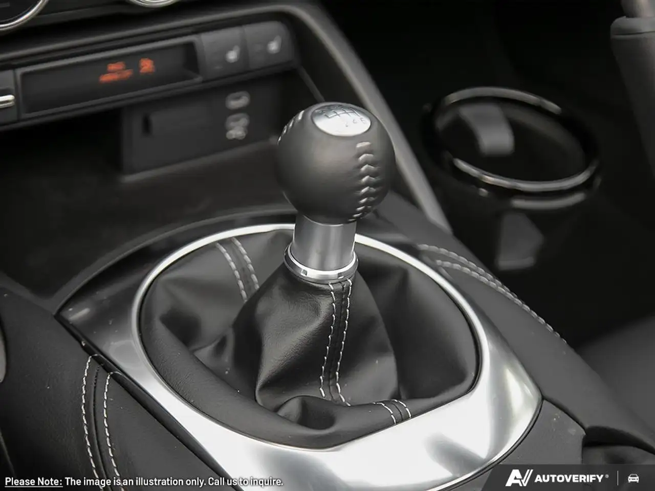 Mazda MX-5 Miata снимка Mazda MX-5 Miata