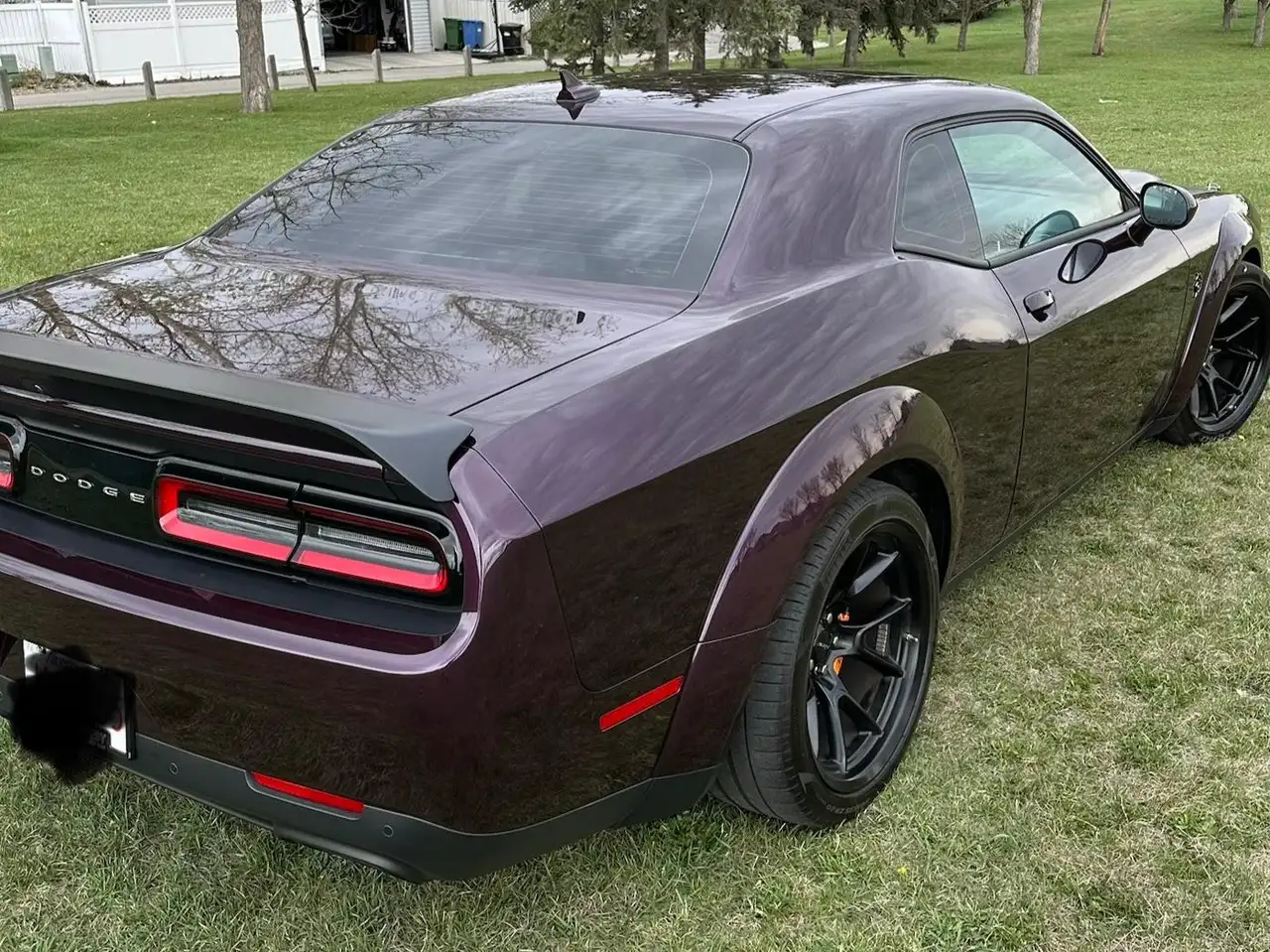 Dodge Challenger снимка Dodge Challenger