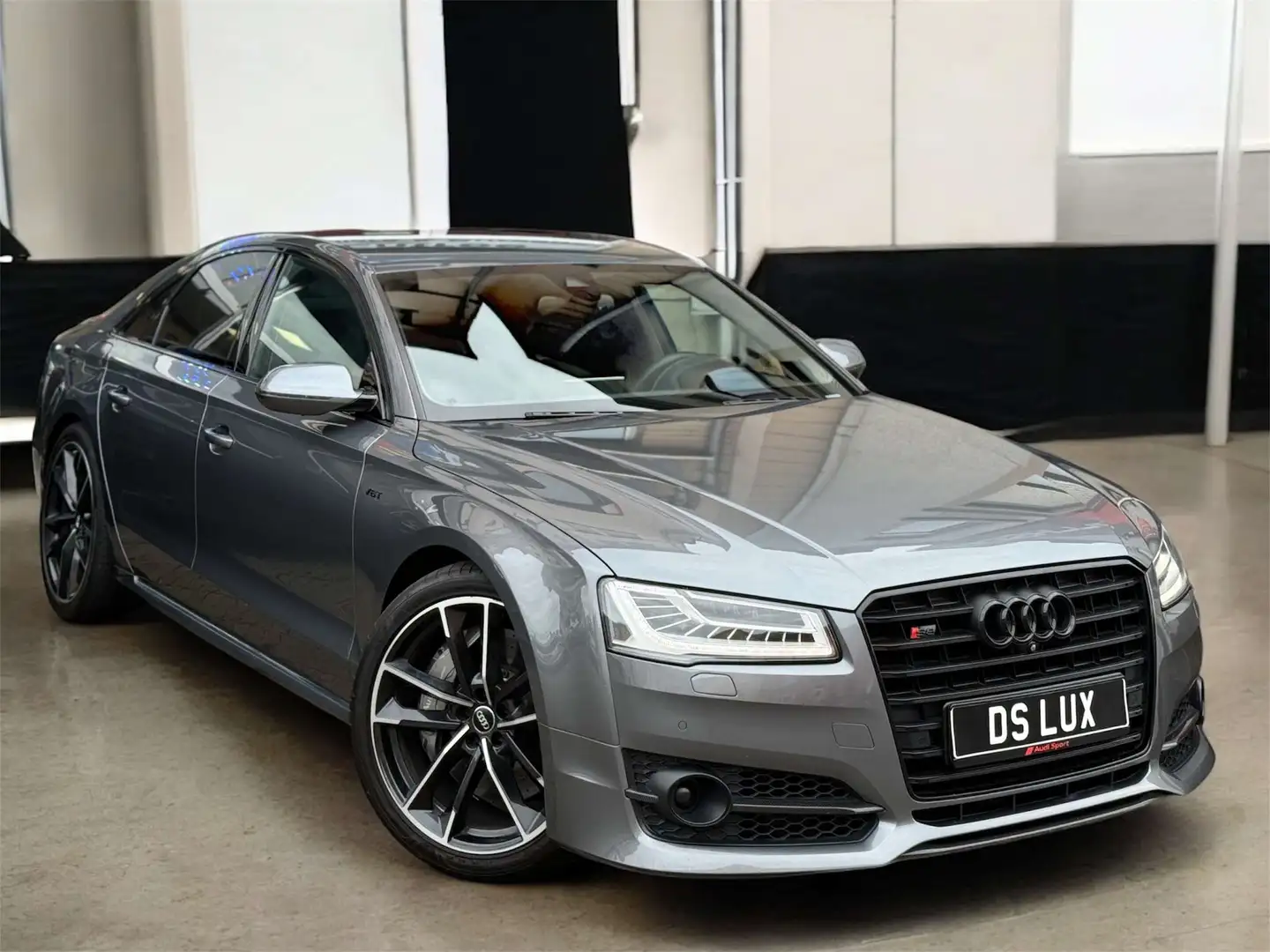 Audi S8 PLUS V8 BITURBO 605CH MATRIX / ACC / BOSE / CARBON Gris - 1