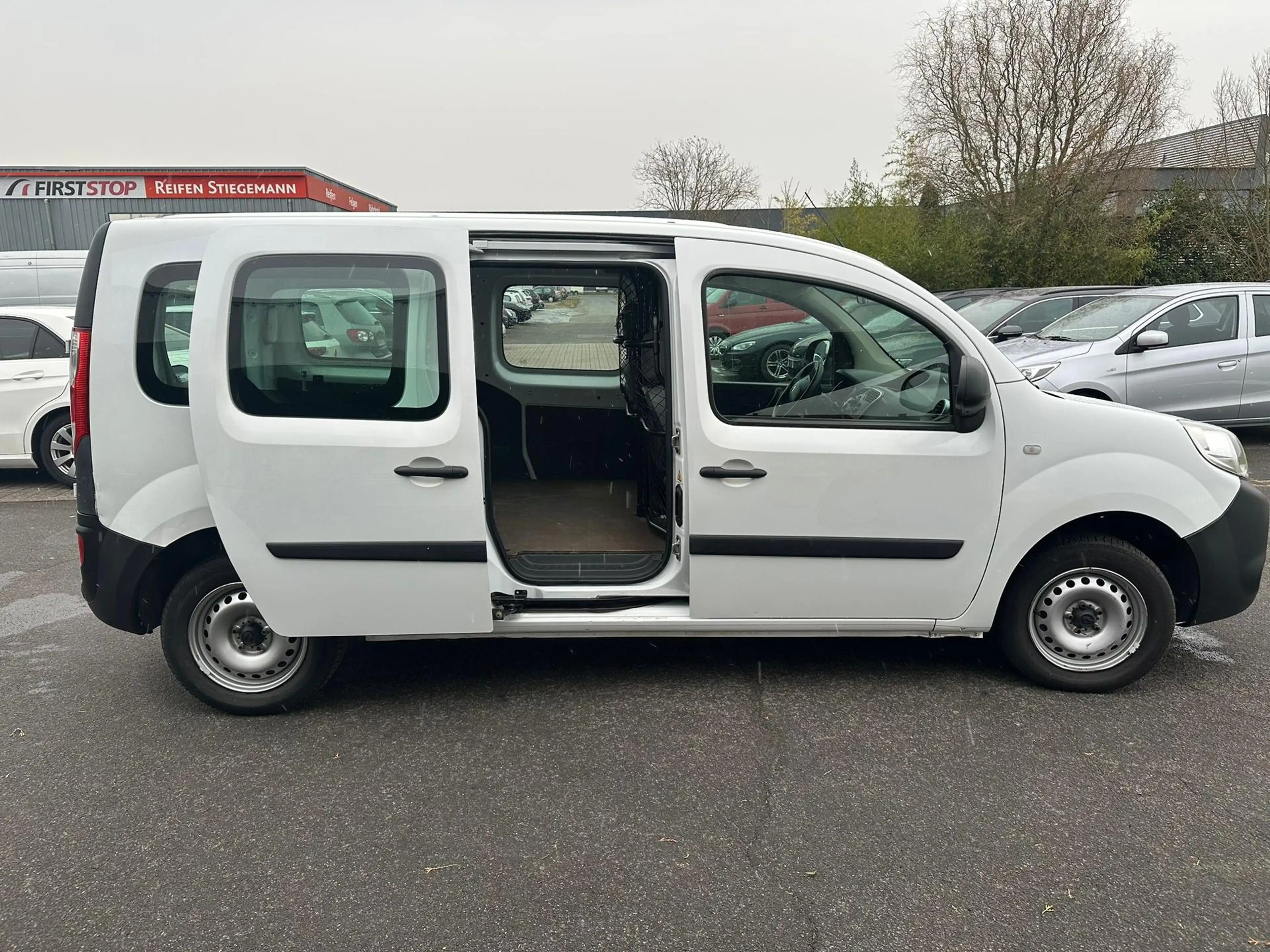 Renault Kangoo Kangoo Rapid 1.5 BLUE dCi Maxi Extra — photo 8