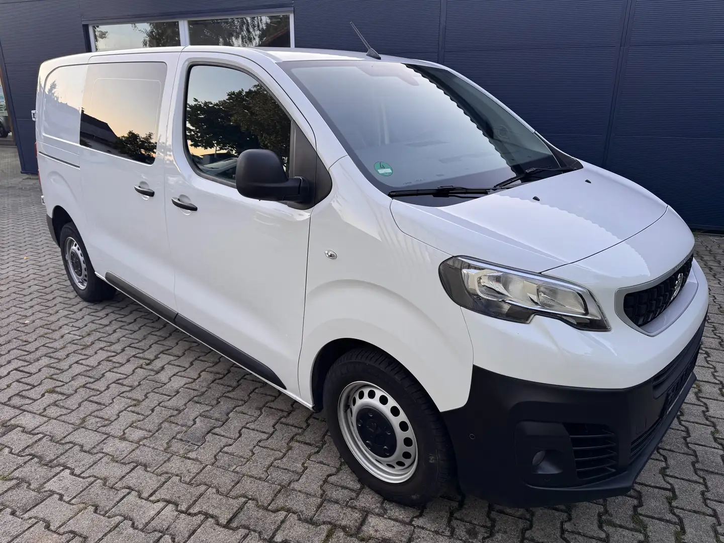 Peugeot Expert Expert L2H1 EAT8 Premium Weiß - 1
