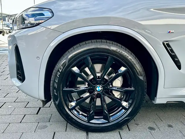 BMW X3 view 9