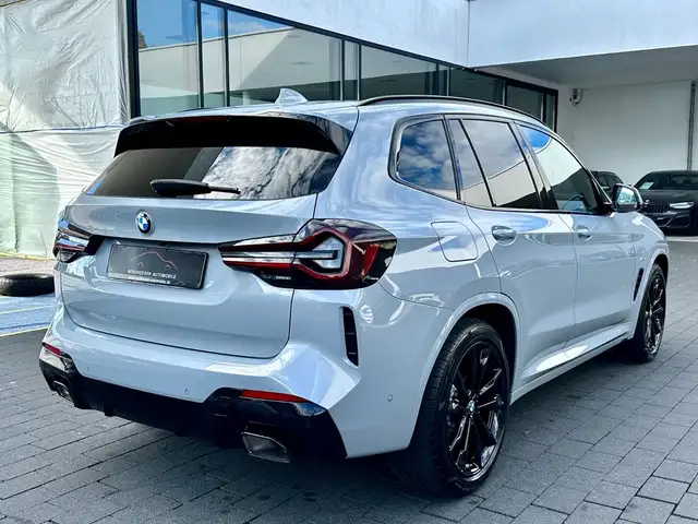 BMW X3 view 4
