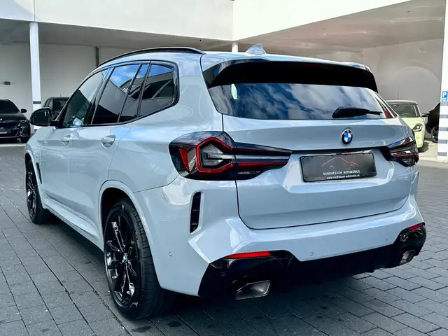 BMW X3 view 3