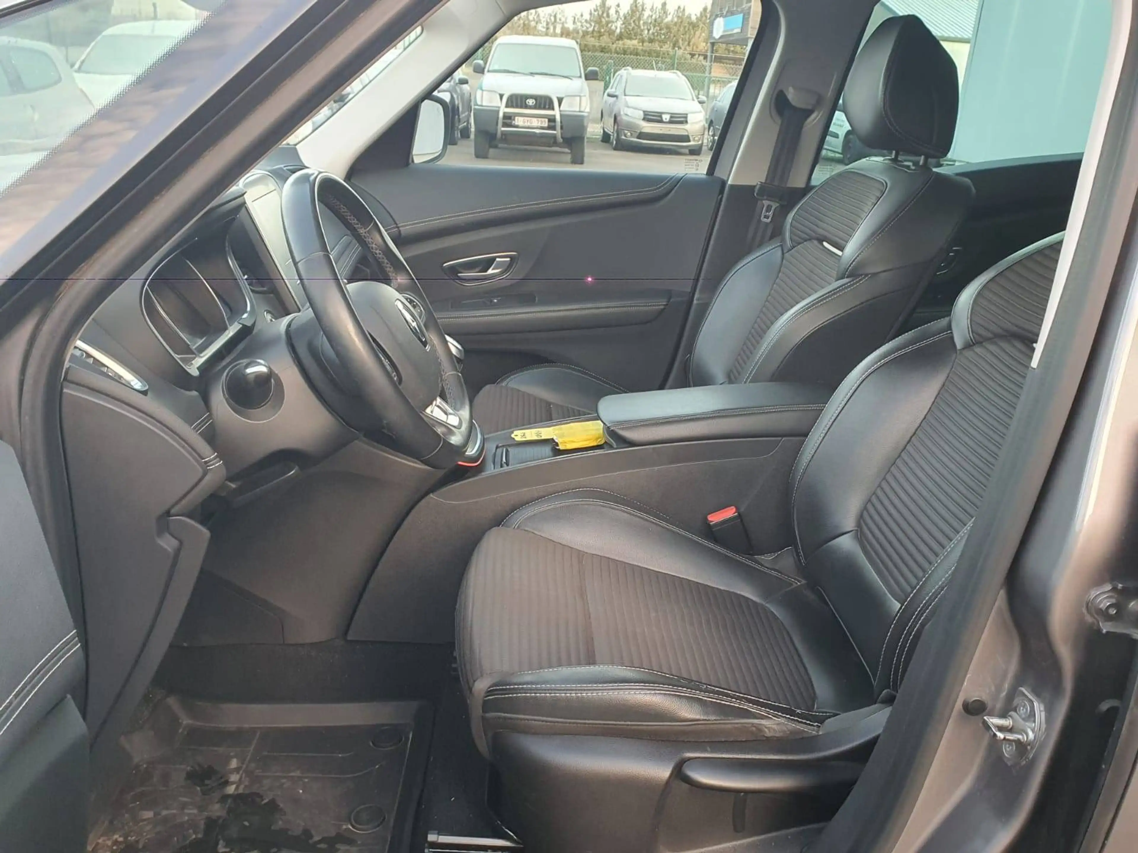 Renault Scenic Scenic 1.7 Blue dCi Bose Edition (EU6.2) — photo 9