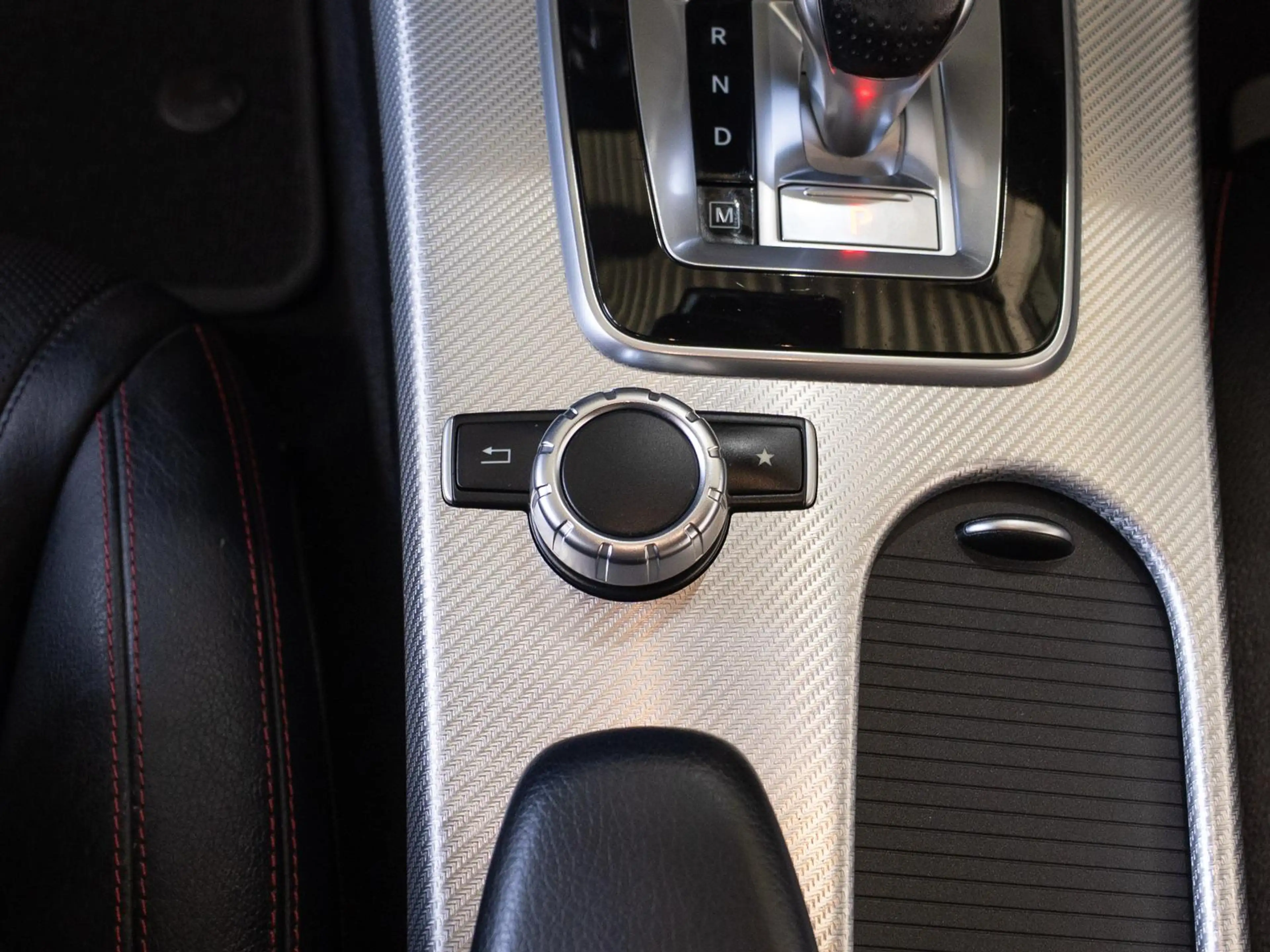 Mercedes-Benz SLC 200 9G-Tronic *AMG*PANO*PDC*AIRSCARF*LEDER* — photo 22
