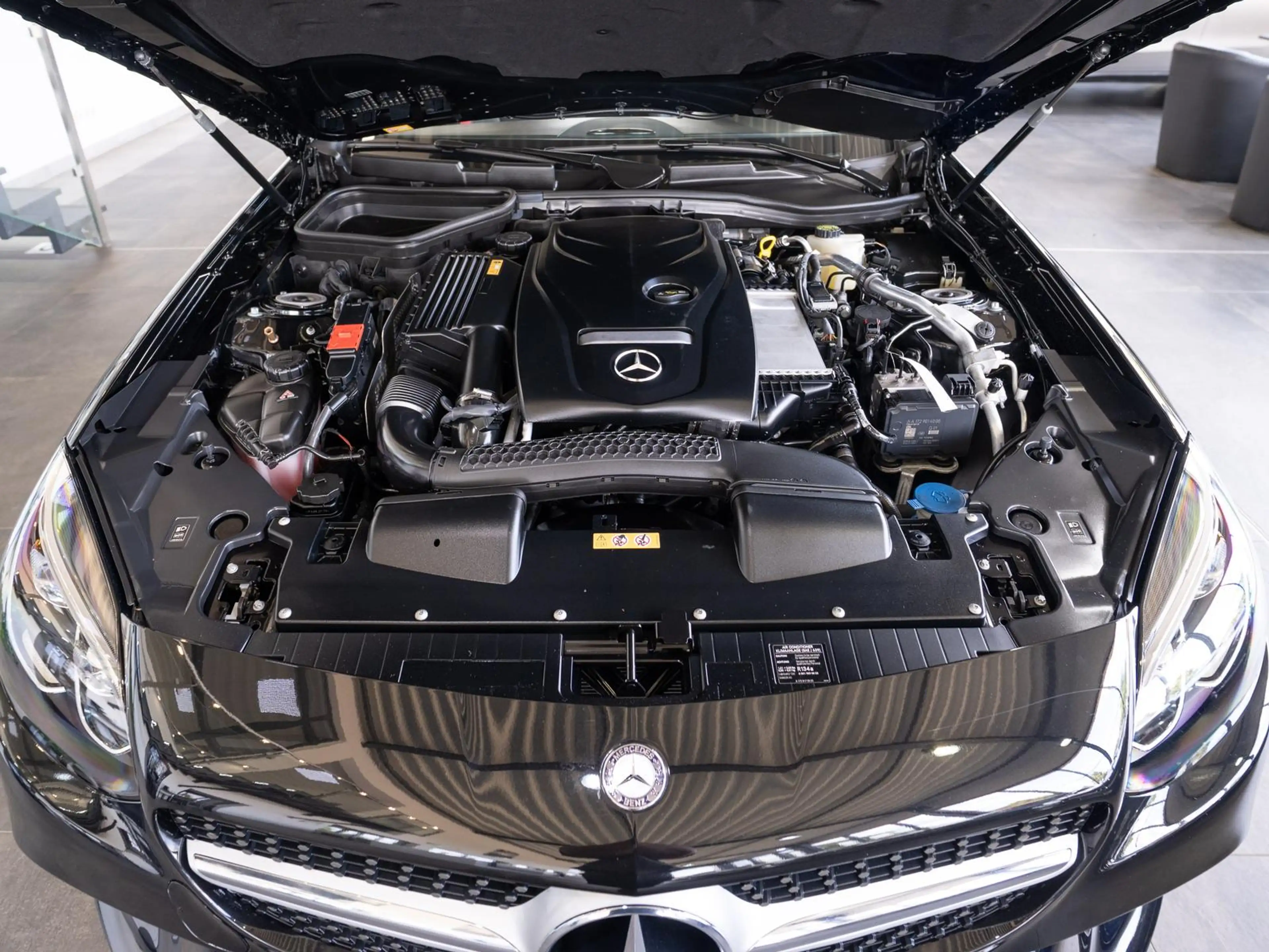 Mercedes-Benz SLC 200 9G-Tronic *AMG*PANO*PDC*AIRSCARF*LEDER* — photo 26