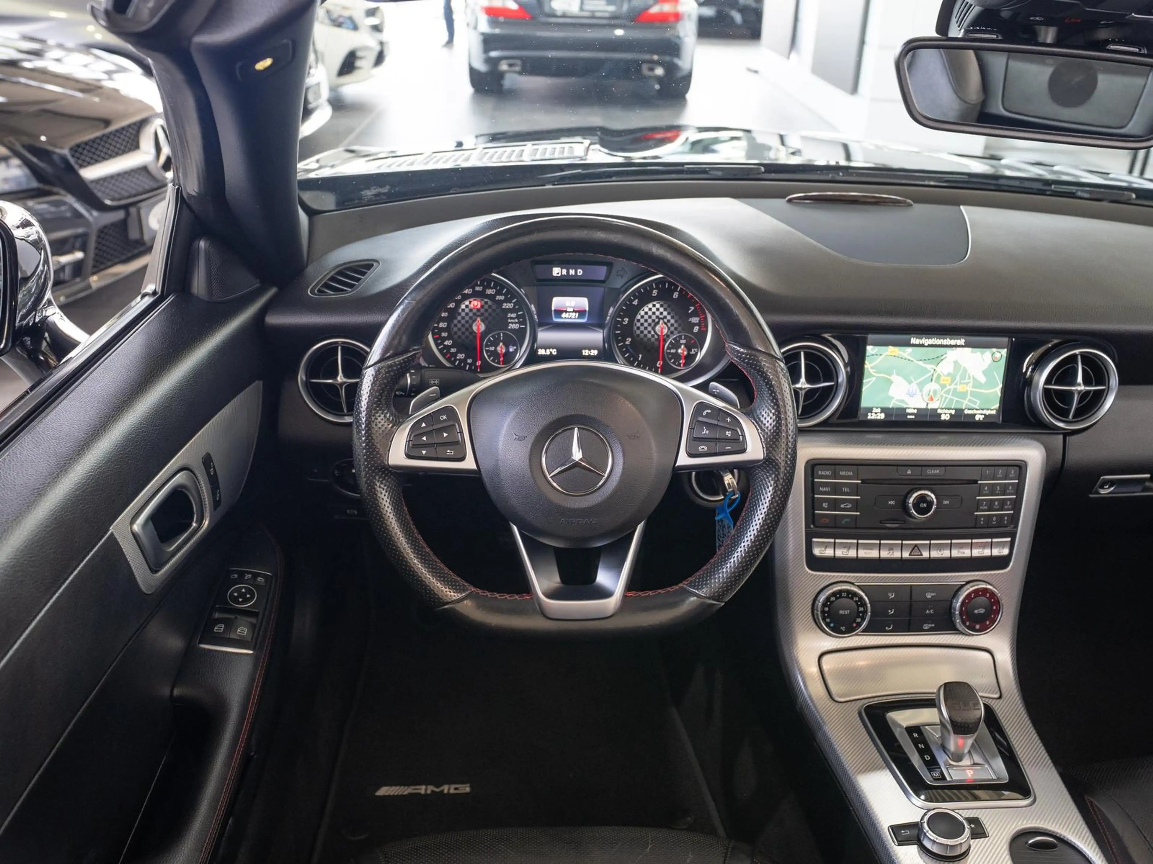 Mercedes-Benz SLC 200 9G-Tronic *AMG*PANO*PDC*AIRSCARF*LEDER* — photo 16
