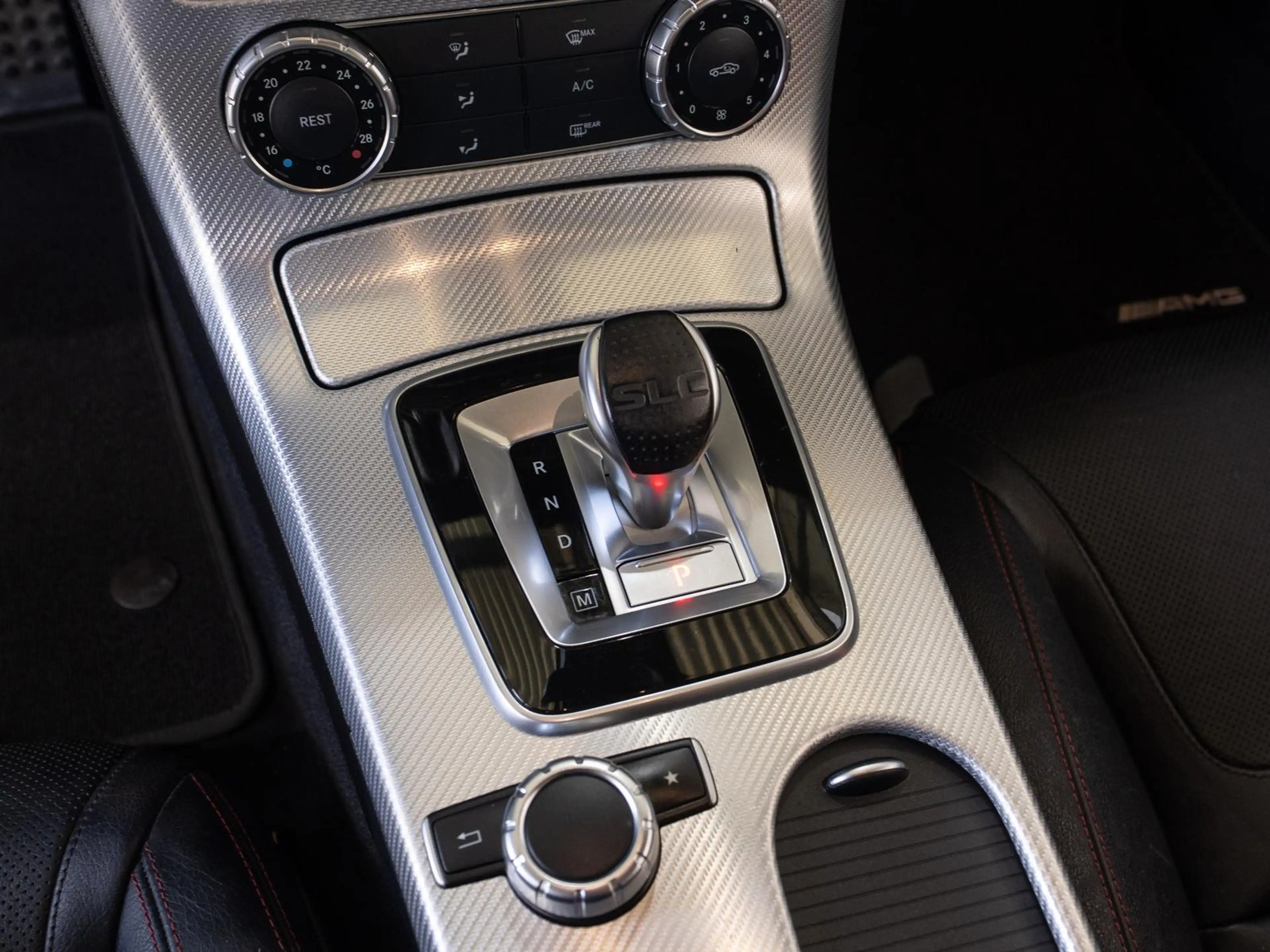 Mercedes-Benz SLC 200 9G-Tronic *AMG*PANO*PDC*AIRSCARF*LEDER* — photo 21