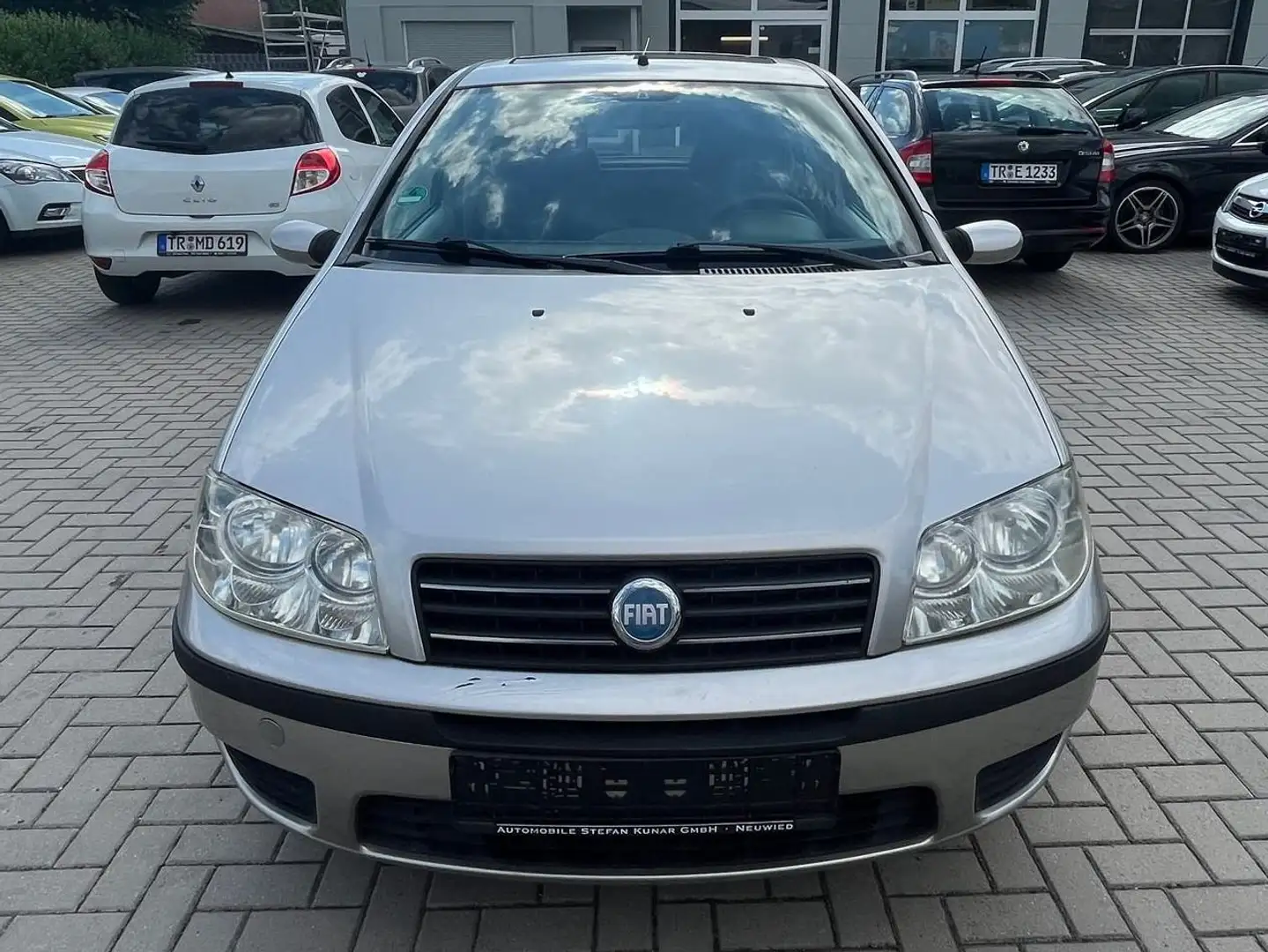 Fiat Punto 1.2 16V Dynamic Gris - 2