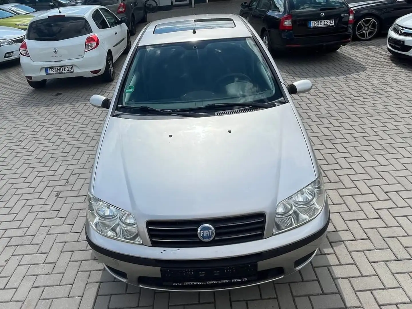Fiat Punto 1.2 16V Dynamic Gris - 1