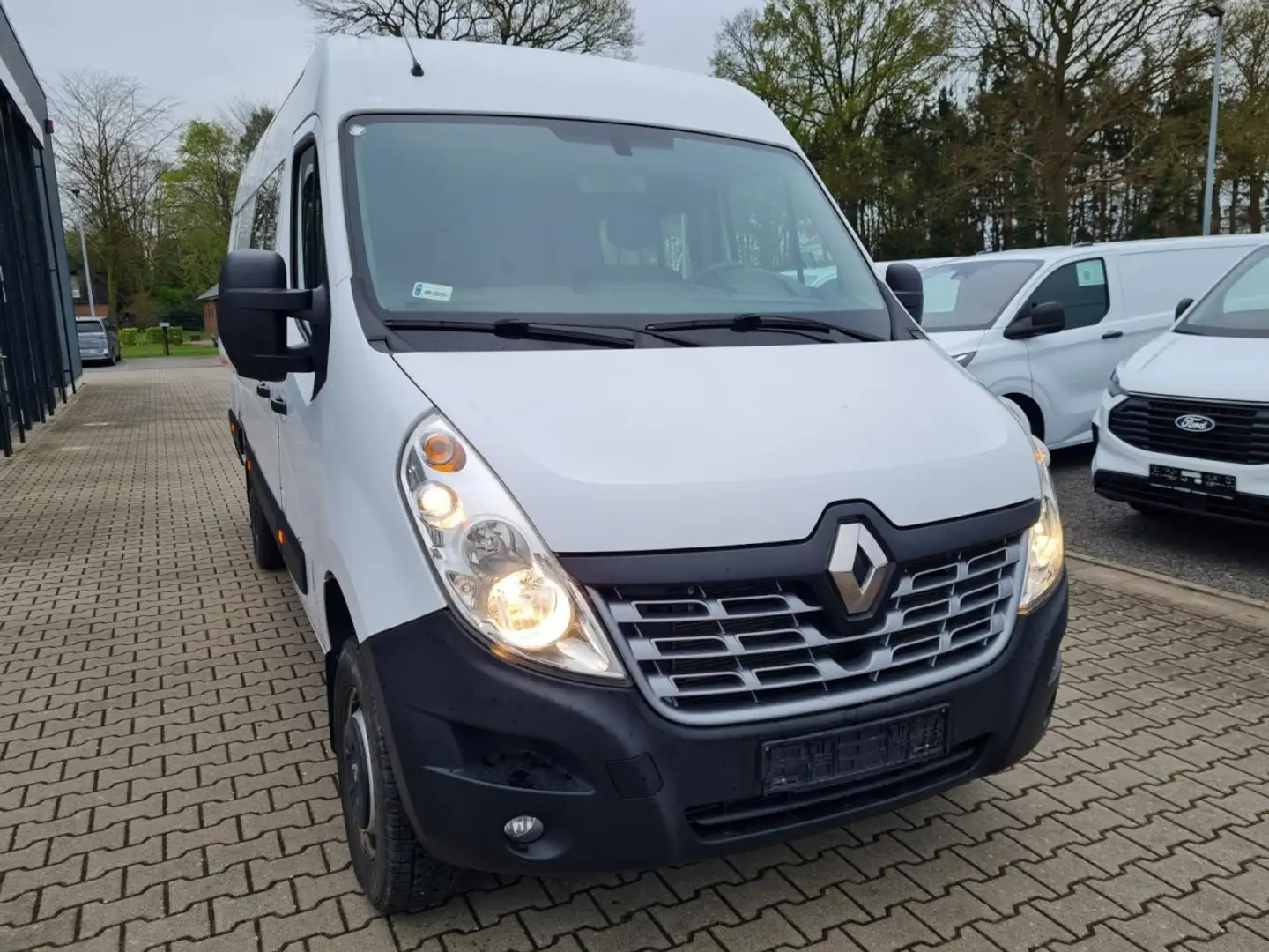 Renault Master 3,5t Kasten Doka dCi 130 L4H2 4x4 Allrad Weiß - 2