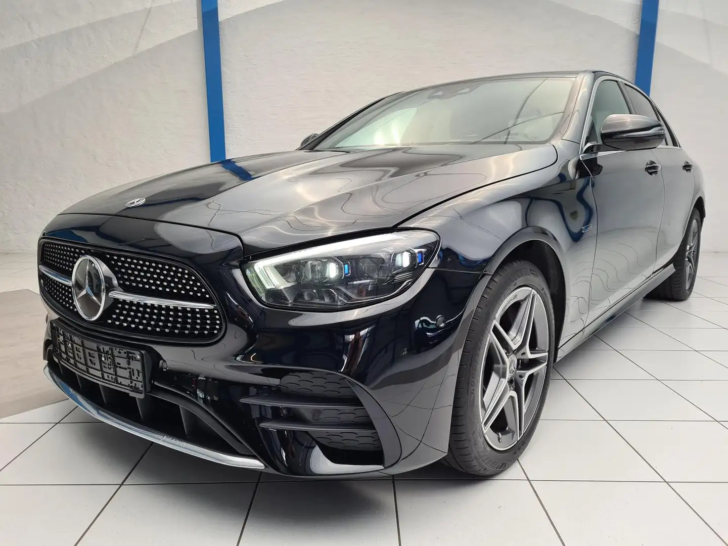 Mercedes-Benz E 300 de AMG Design | DISTRONIC | Ambiente Noir - 2