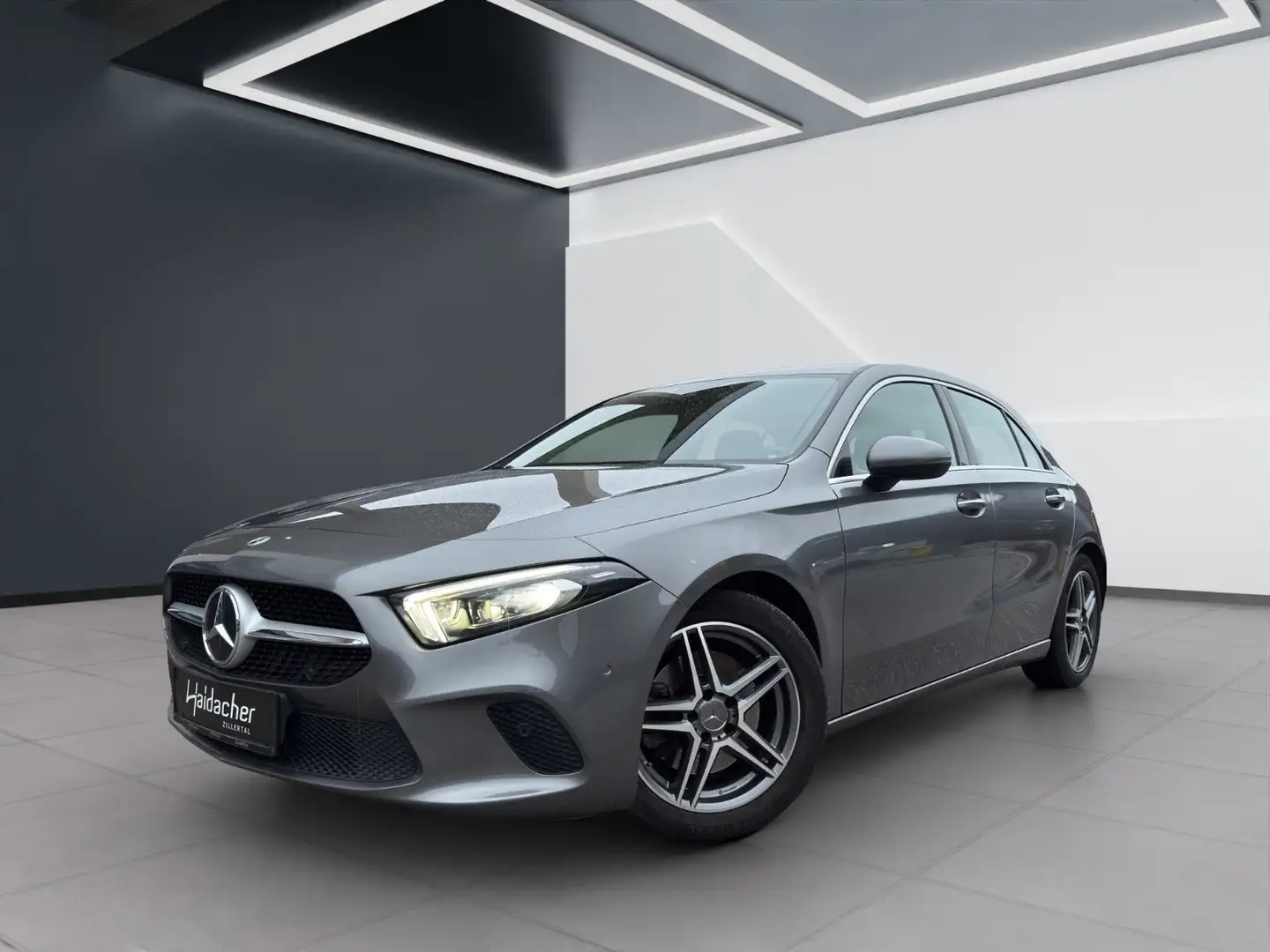 Mercedes-Benz A 220 4MATIC Kompaktlimousine Progressive PTS Grau - 2
