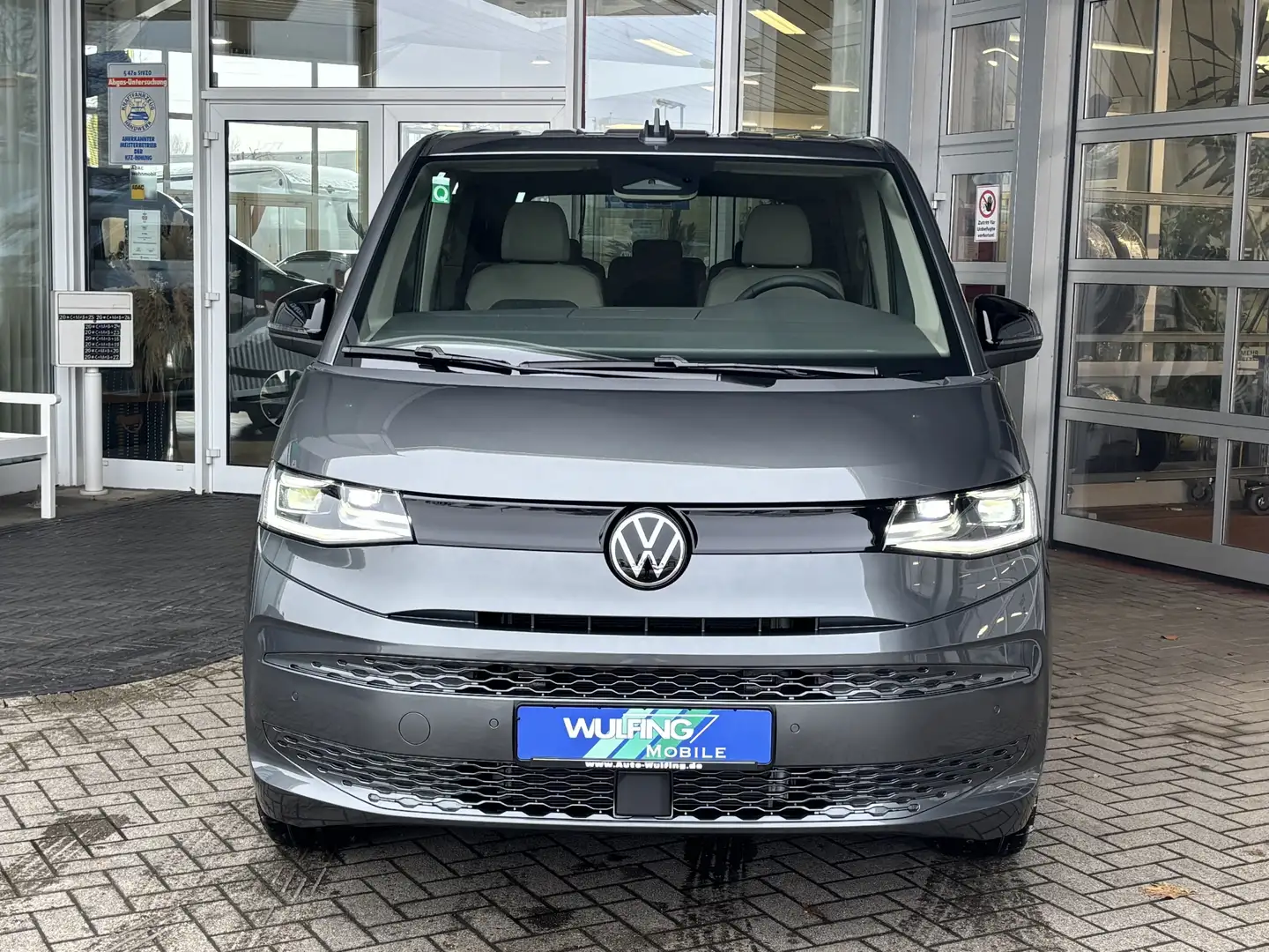 Volkswagen T7 Multivan 2.0 Tdi-DSG IQ-Light,Vis-a-Vis,Navi Grau - 2