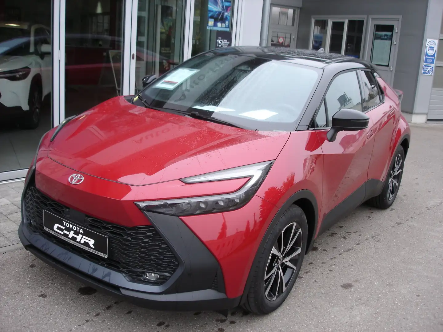 Toyota C-HR 1.8 Hybrid Team Deutschland Rot - 2