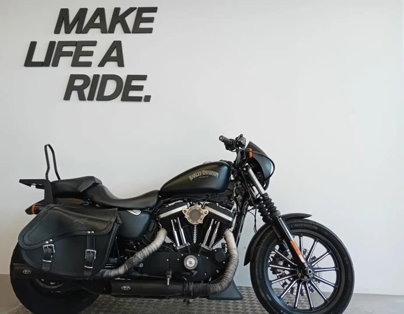 Harley-Davidson Sportster 883 IRON Nero - 1