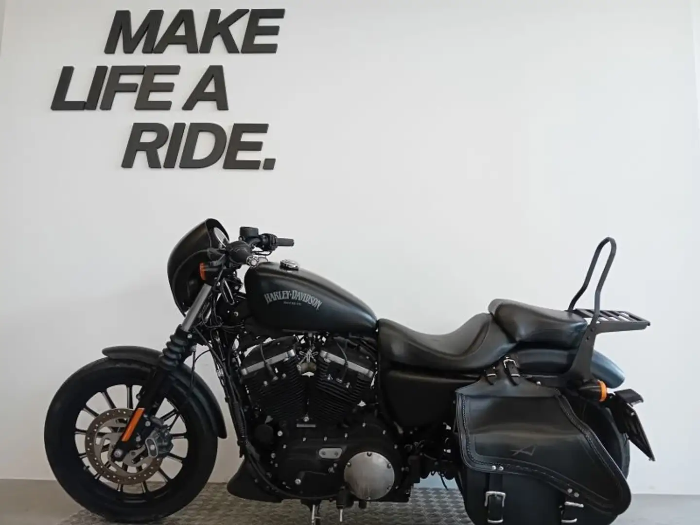 Harley-Davidson Sportster 883 IRON Nero - 2