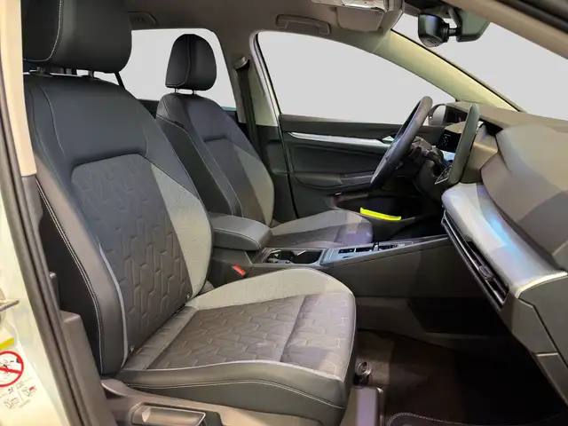 Volkswagen Golf view 4