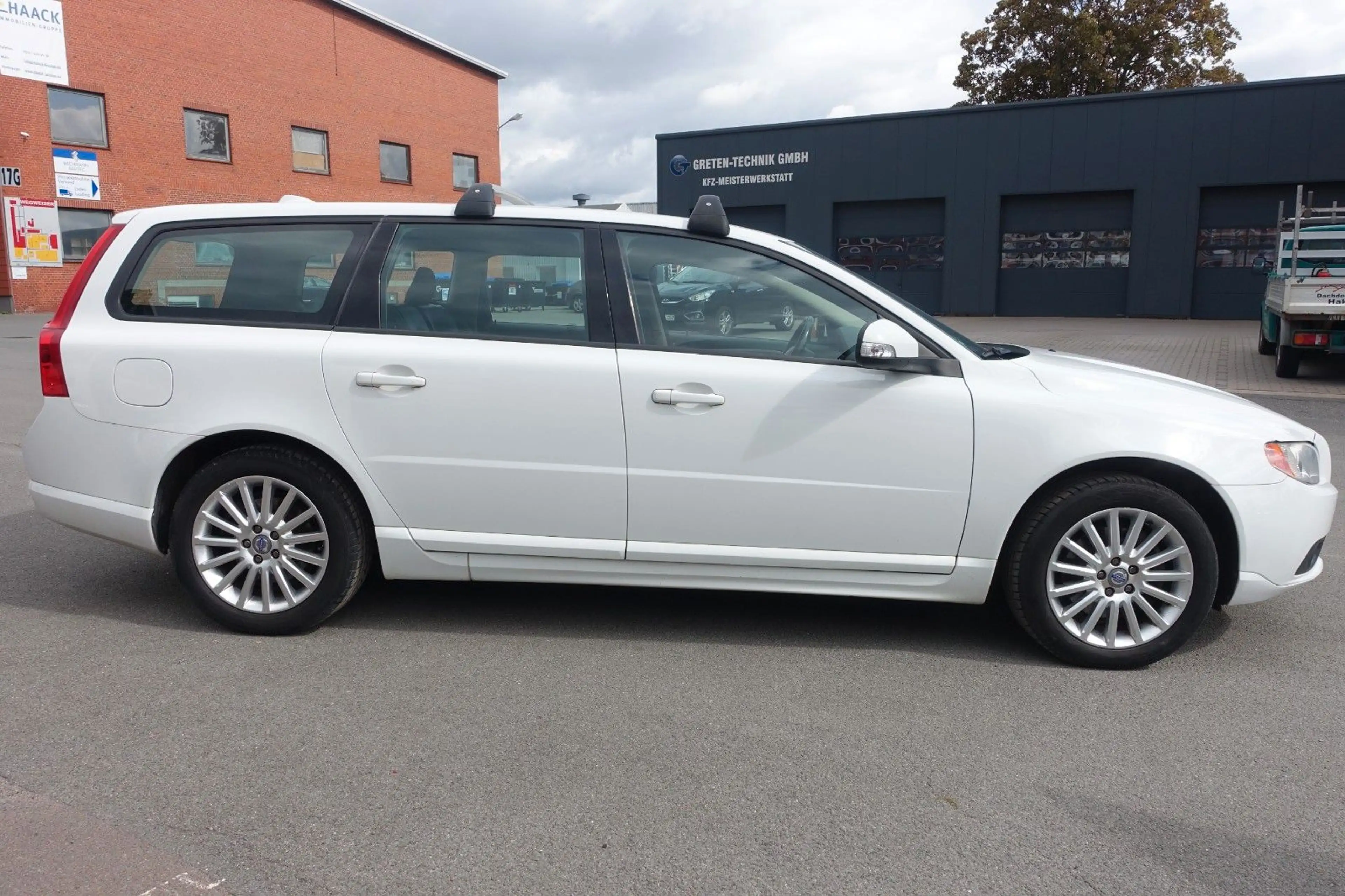 Volvo V70 Kombi Momentum*2.4l*5-ZYLINDER*AUTOMATIK*TEM — photo 3