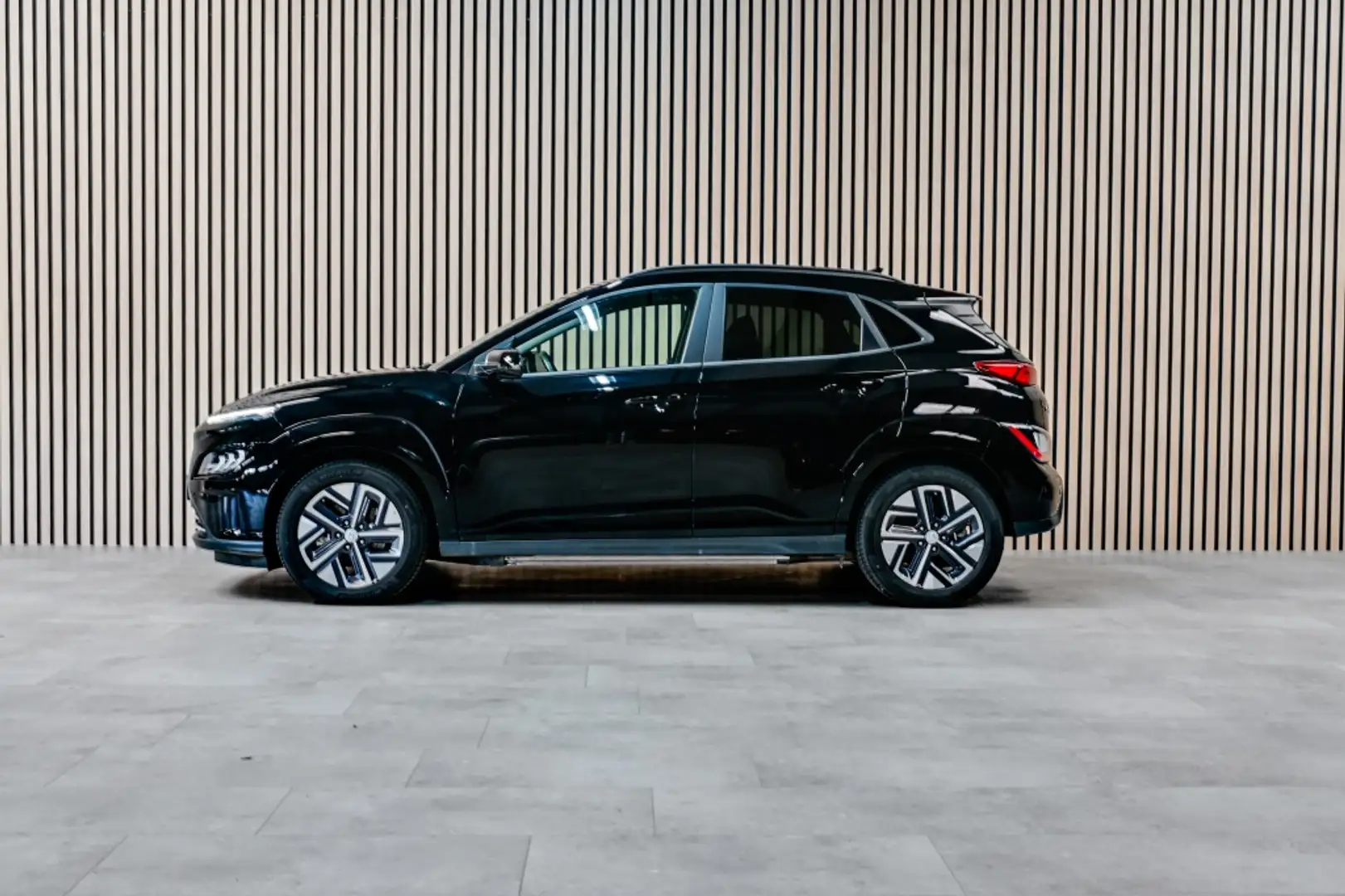 Hyundai KONA Fashion 64kWh Long Range|Krell|ACC Zwart - 2