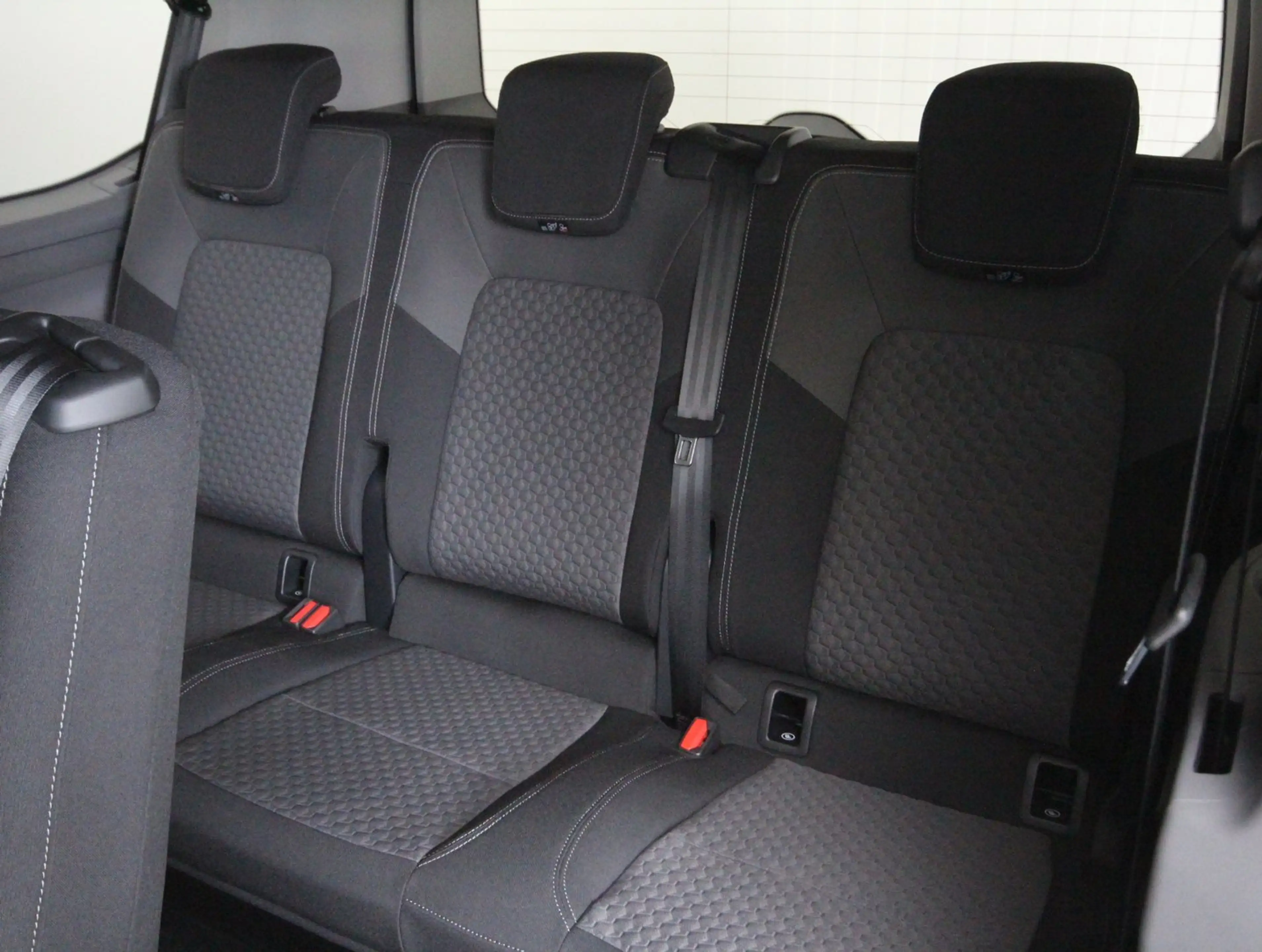 Volkswagen T7 Caravelle VW T7 Caravelle Life TDI — photo 11