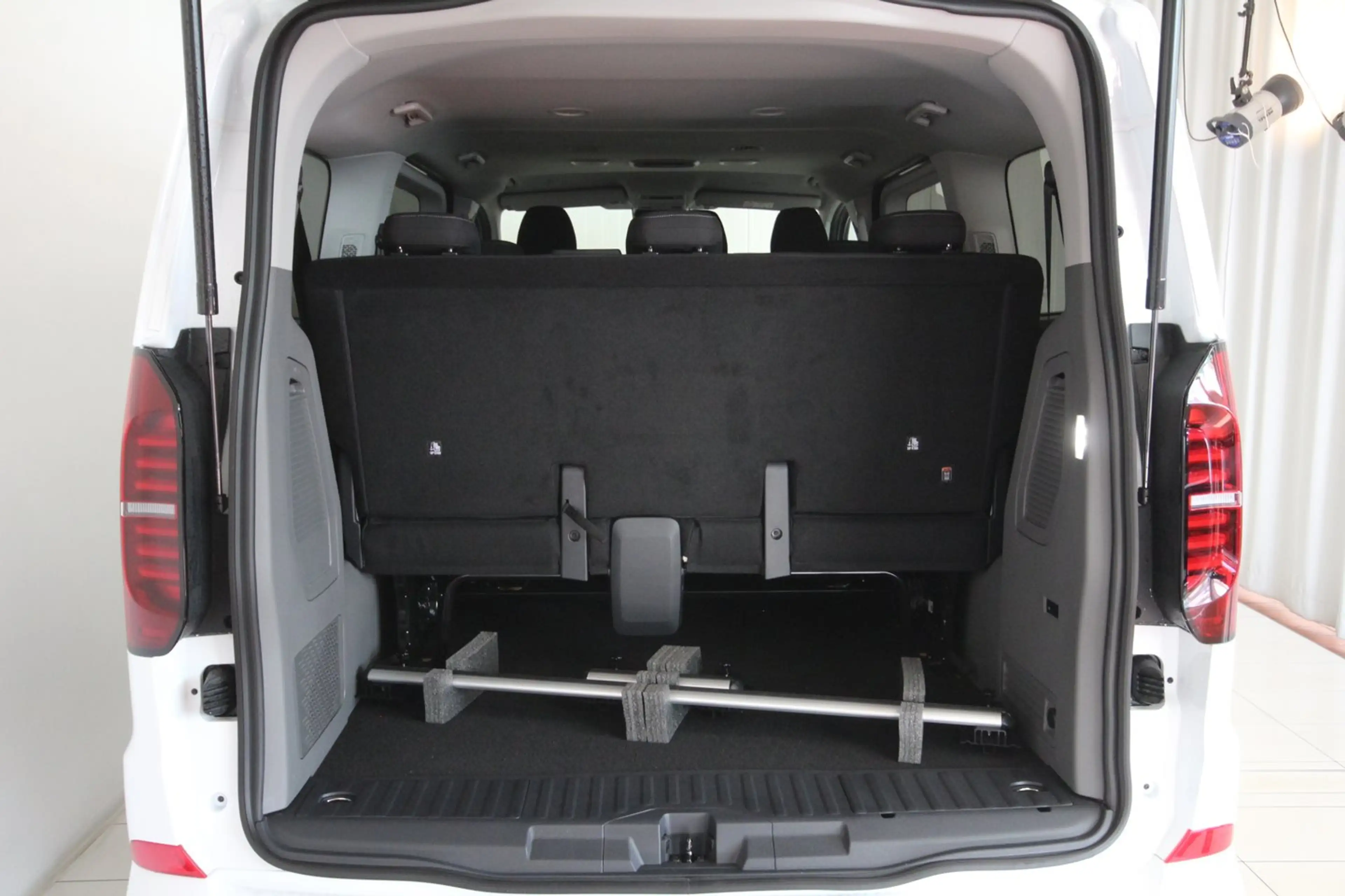 Volkswagen T7 Caravelle VW T7 Caravelle Life TDI — photo 12