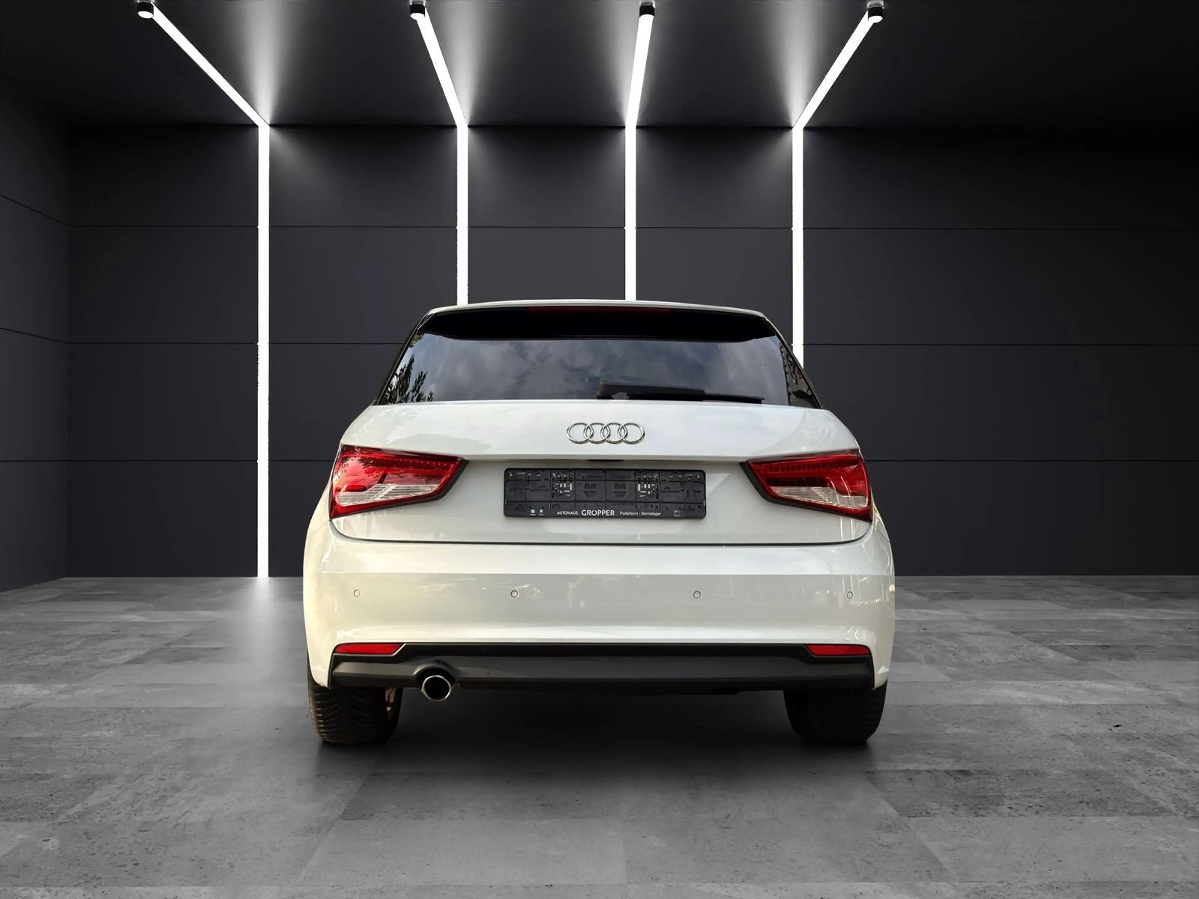 Audi A1 1.6 TDI design DSG/Xenon+/Navi/Tempomat — photo 5