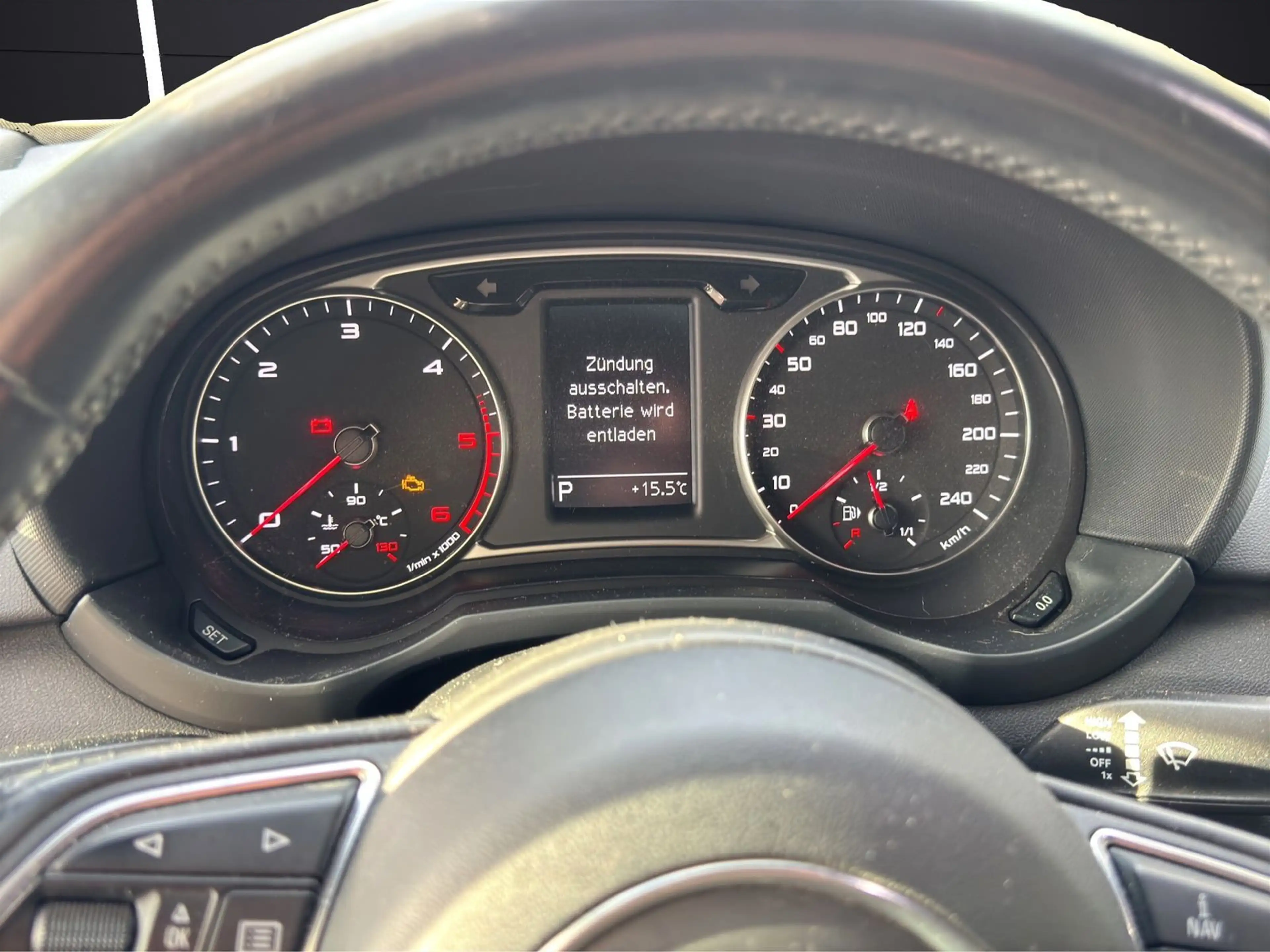 Audi A1 1.6 TDI design DSG/Xenon+/Navi/Tempomat — photo 14